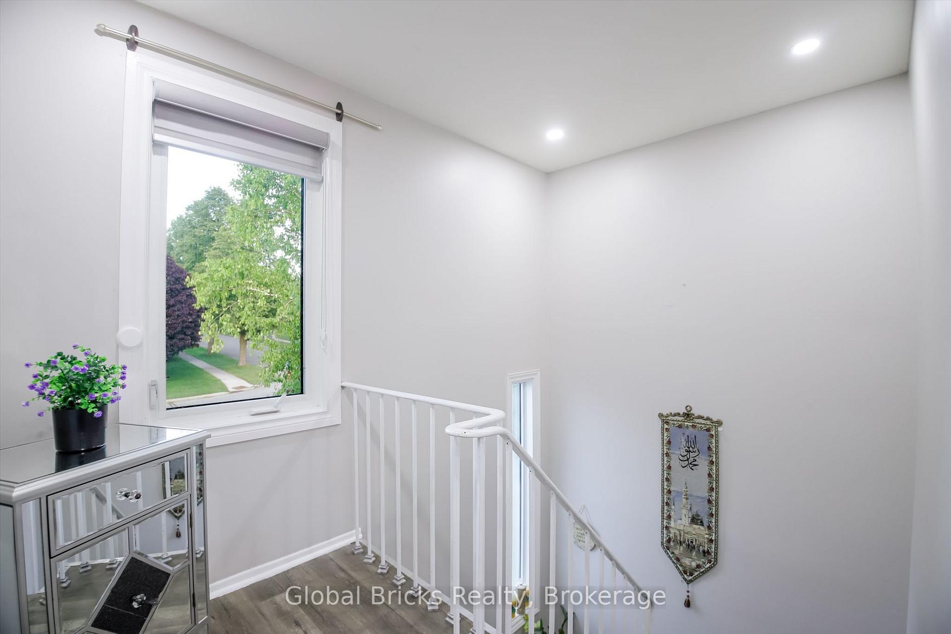 Photo 30 of 56 Winston Crescent, Whitby, Blue Grass Meadows — HOMEH