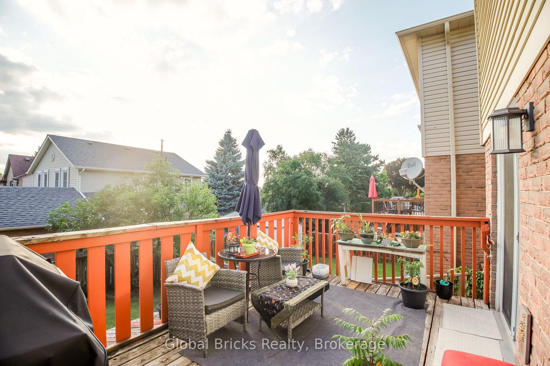 Photo 39 of 56 Winston Crescent, Whitby, Blue Grass Meadows — HOMEH