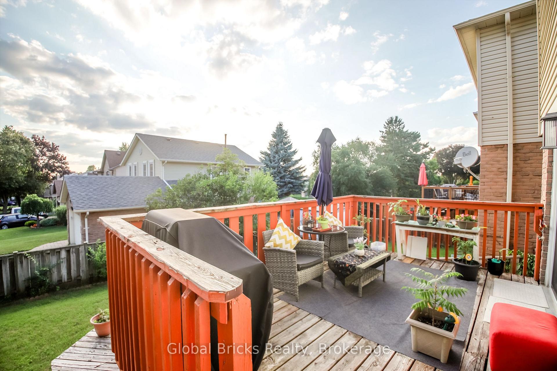 Photo 41 of 56 Winston Crescent, Whitby, Blue Grass Meadows — HOMEH