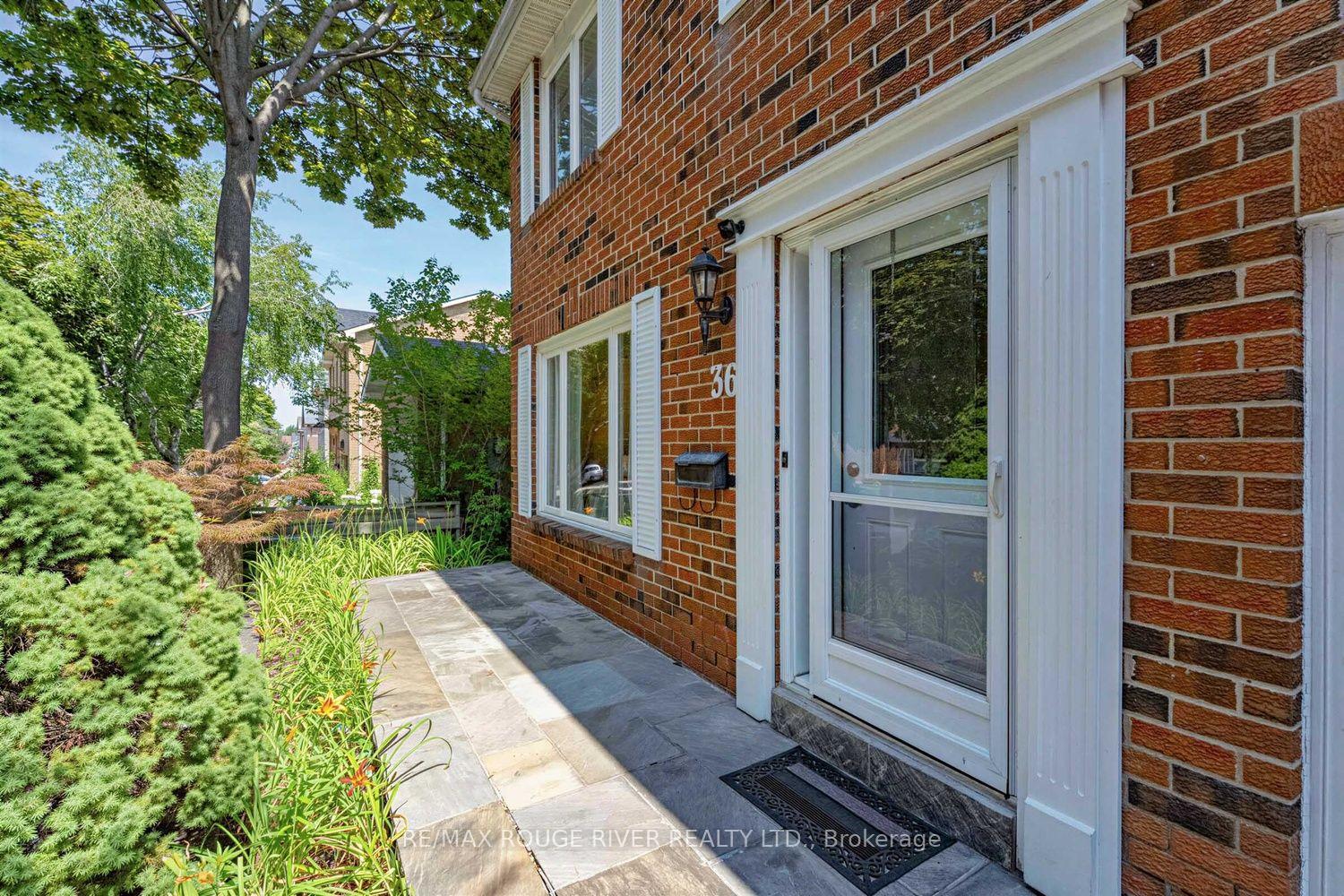 Photo 2 of 36 Nimrod Crescent, Brampton, Westgate — HOMEH
