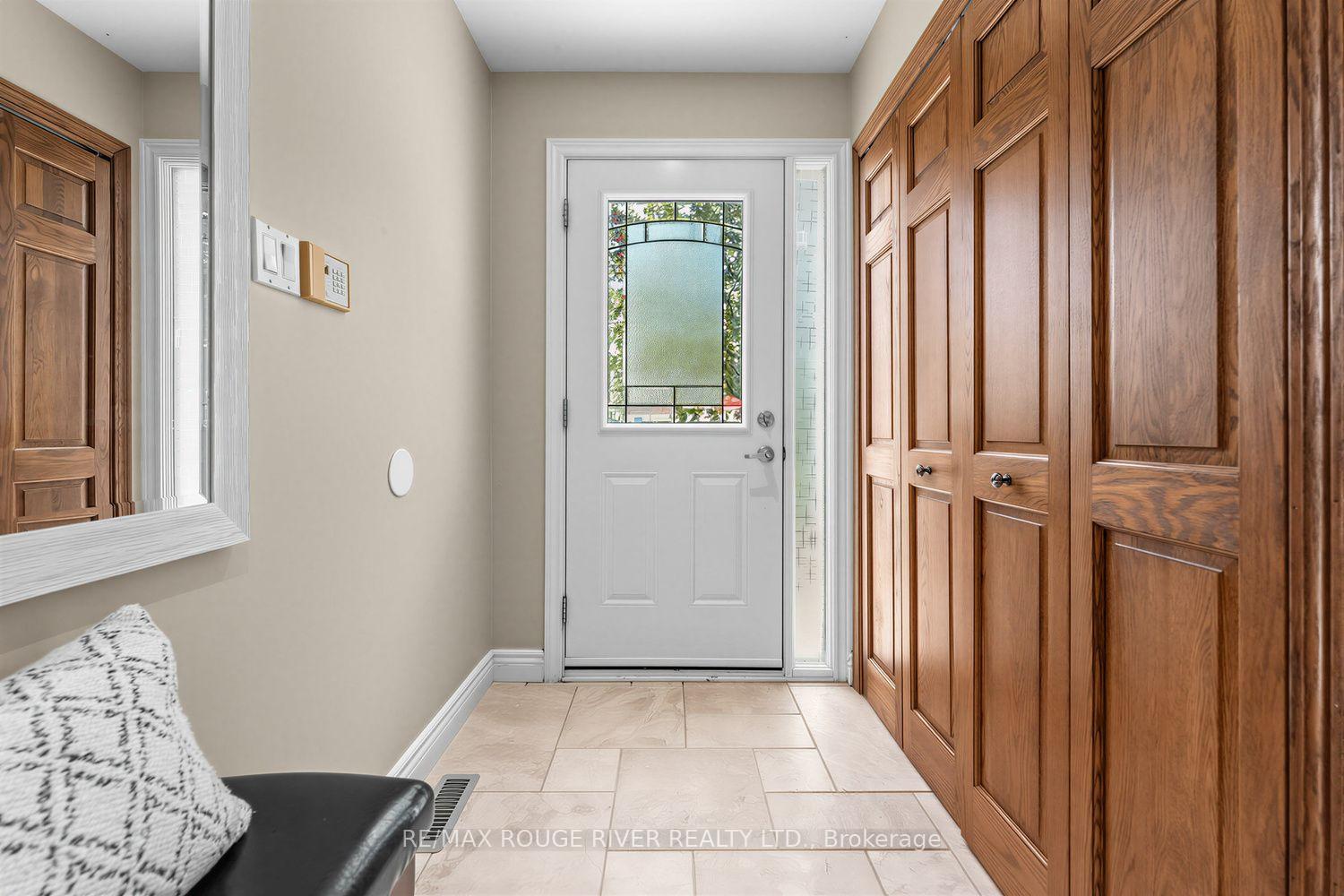Photo 3 of 36 Nimrod Crescent, Brampton, Westgate — HOMEH