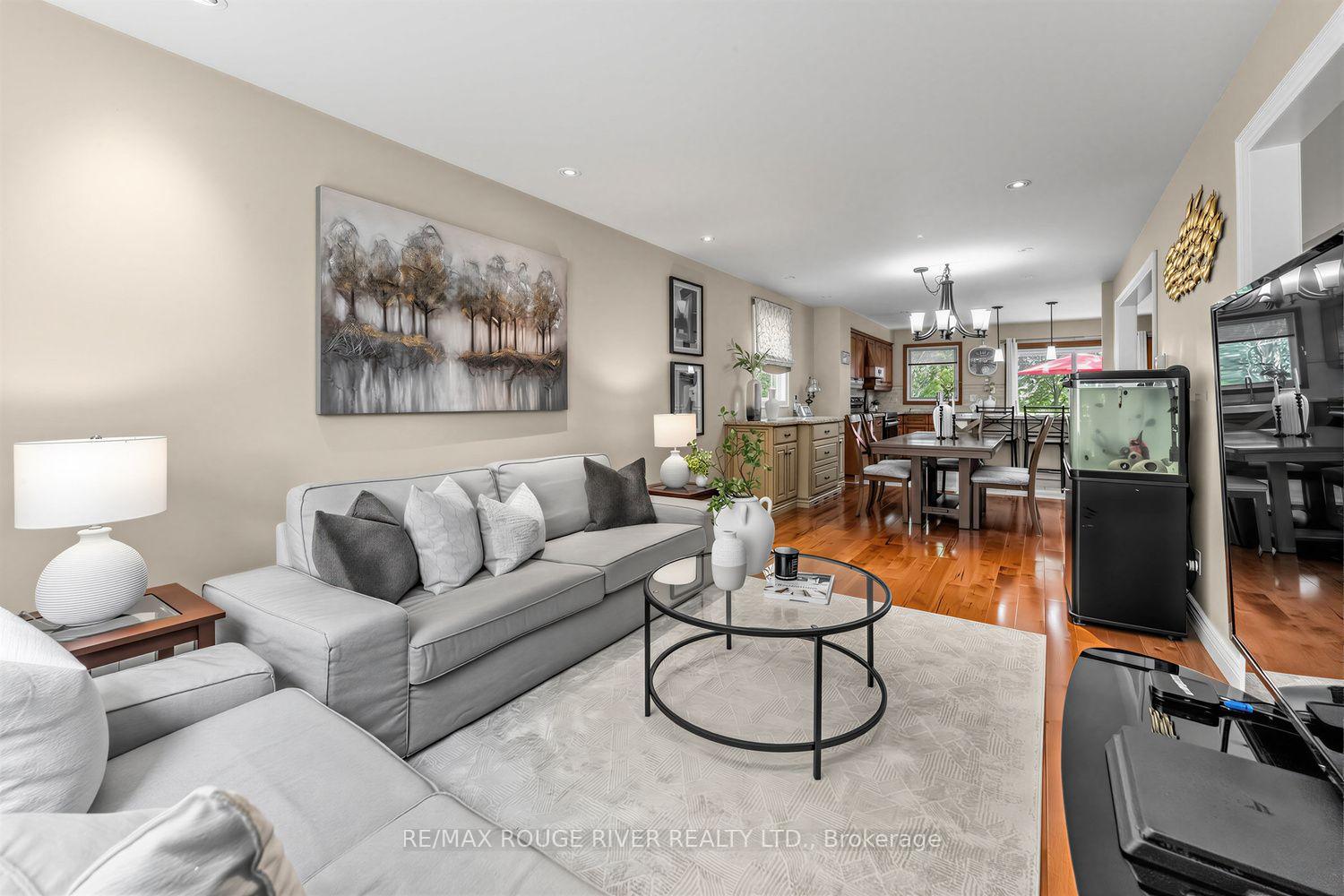 Photo 6 of 36 Nimrod Crescent, Brampton, Westgate — HOMEH