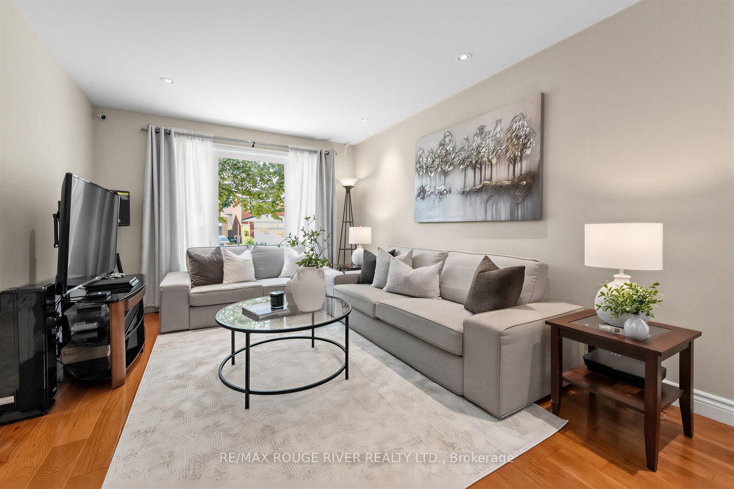 Photo 8 of 36 Nimrod Crescent, Brampton, Westgate — HOMEH