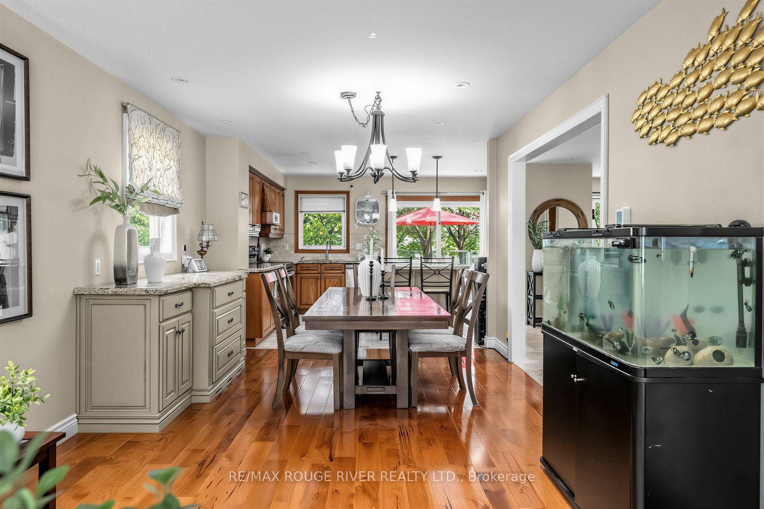 Photo 10 of 36 Nimrod Crescent, Brampton, Westgate — HOMEH
