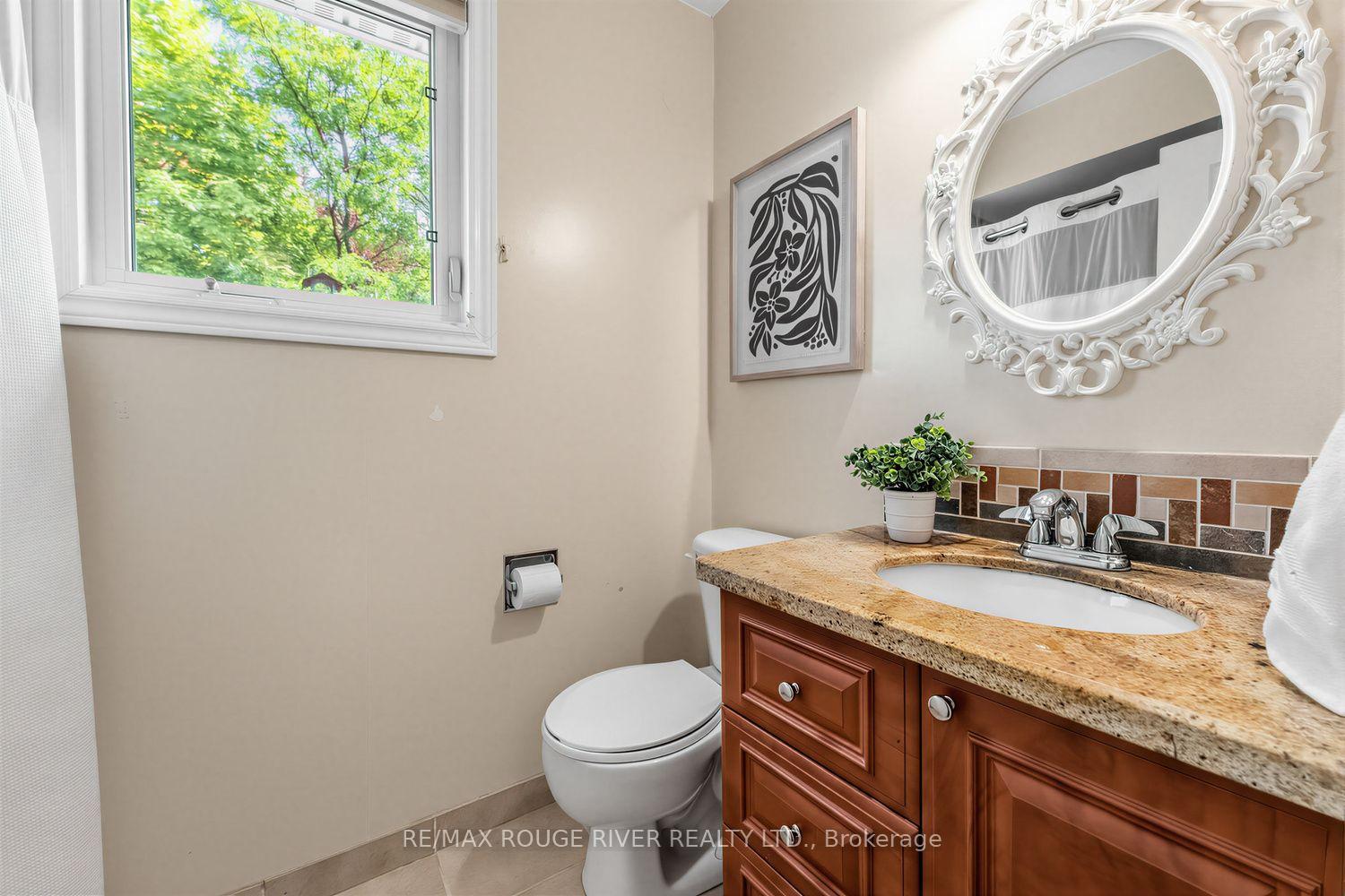 Photo 26 of 36 Nimrod Crescent, Brampton, Westgate — HOMEH