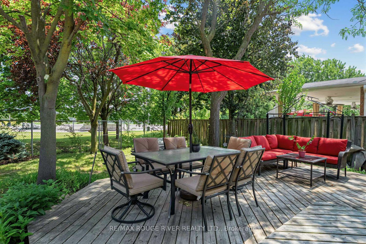 Photo 34 of 36 Nimrod Crescent, Brampton, Westgate — HOMEH