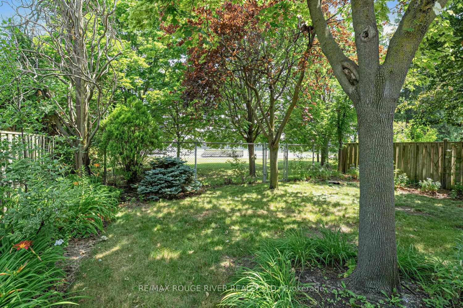 Photo 35 of 36 Nimrod Crescent, Brampton, Westgate — HOMEH