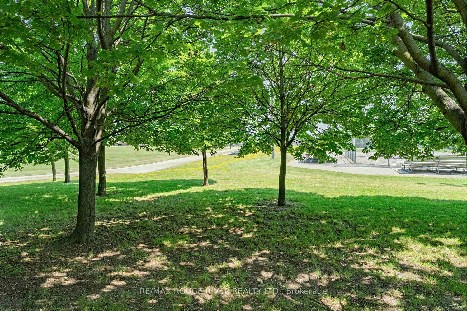 Photo 37 of 36 Nimrod Crescent, Brampton, Westgate — HOMEH