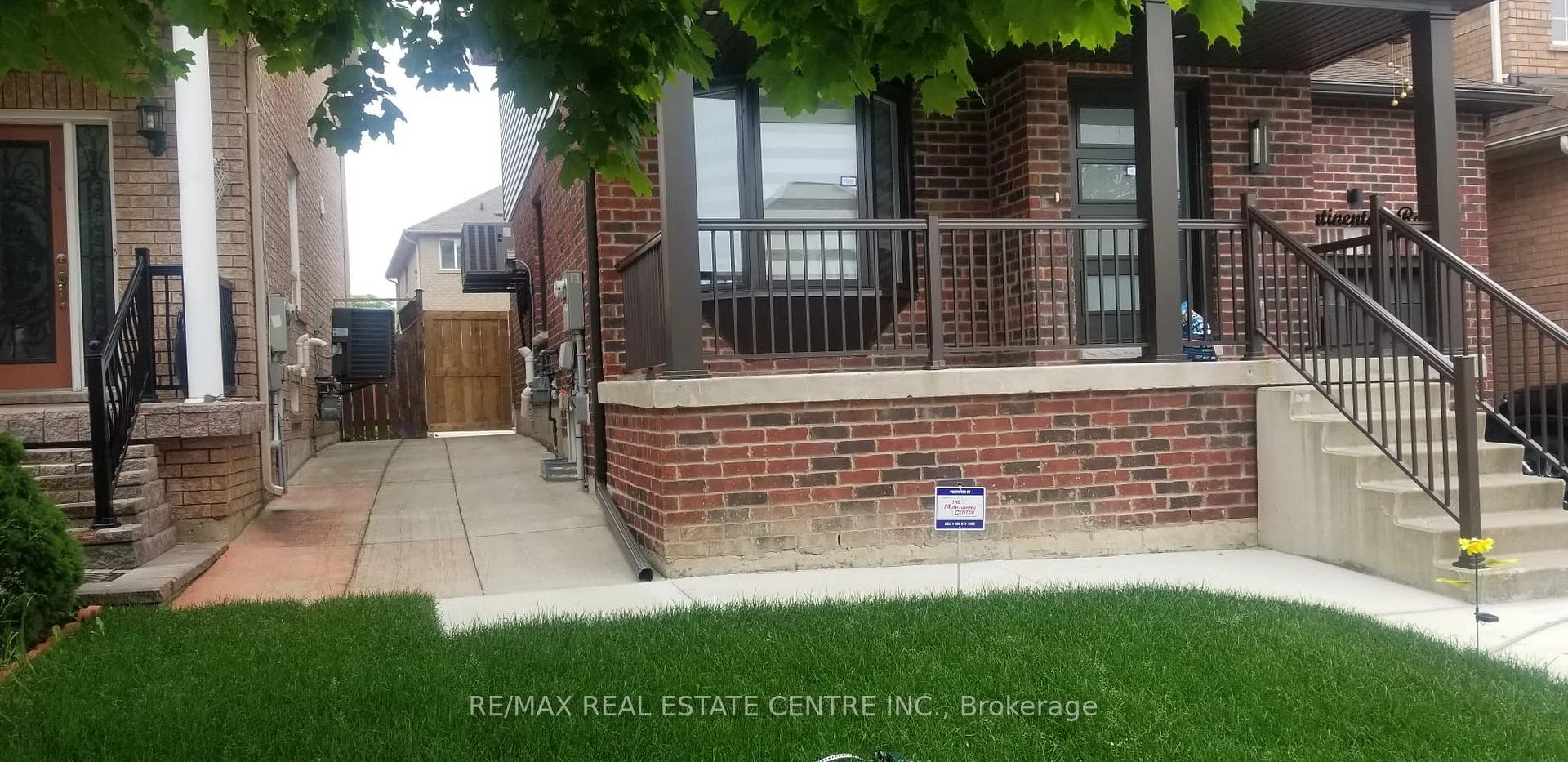Photo 5 of 4 Continental Road W, Brampton, Fletcher's Meadow — HOMEH