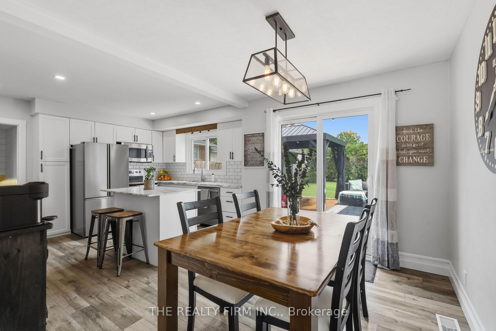 Photo 6 of 162 Oakwood Drive, Thames Centre, Dorchester — HOMEH