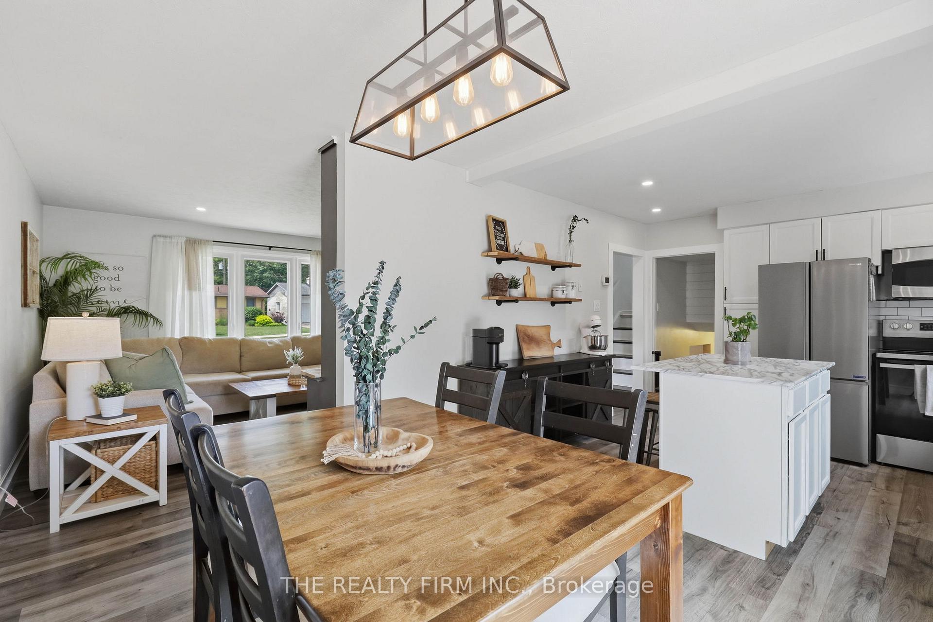 Photo 7 of 162 Oakwood Drive, Thames Centre, Dorchester — HOMEH