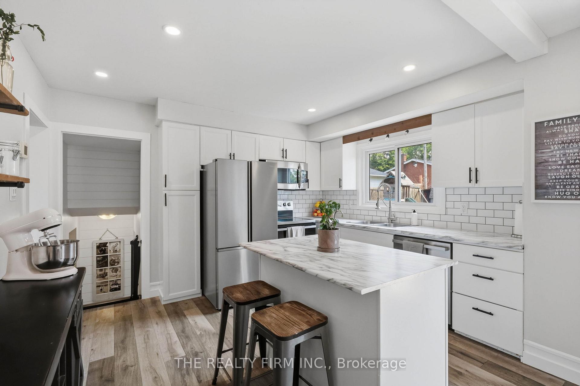 Photo 9 of 162 Oakwood Drive, Thames Centre, Dorchester — HOMEH