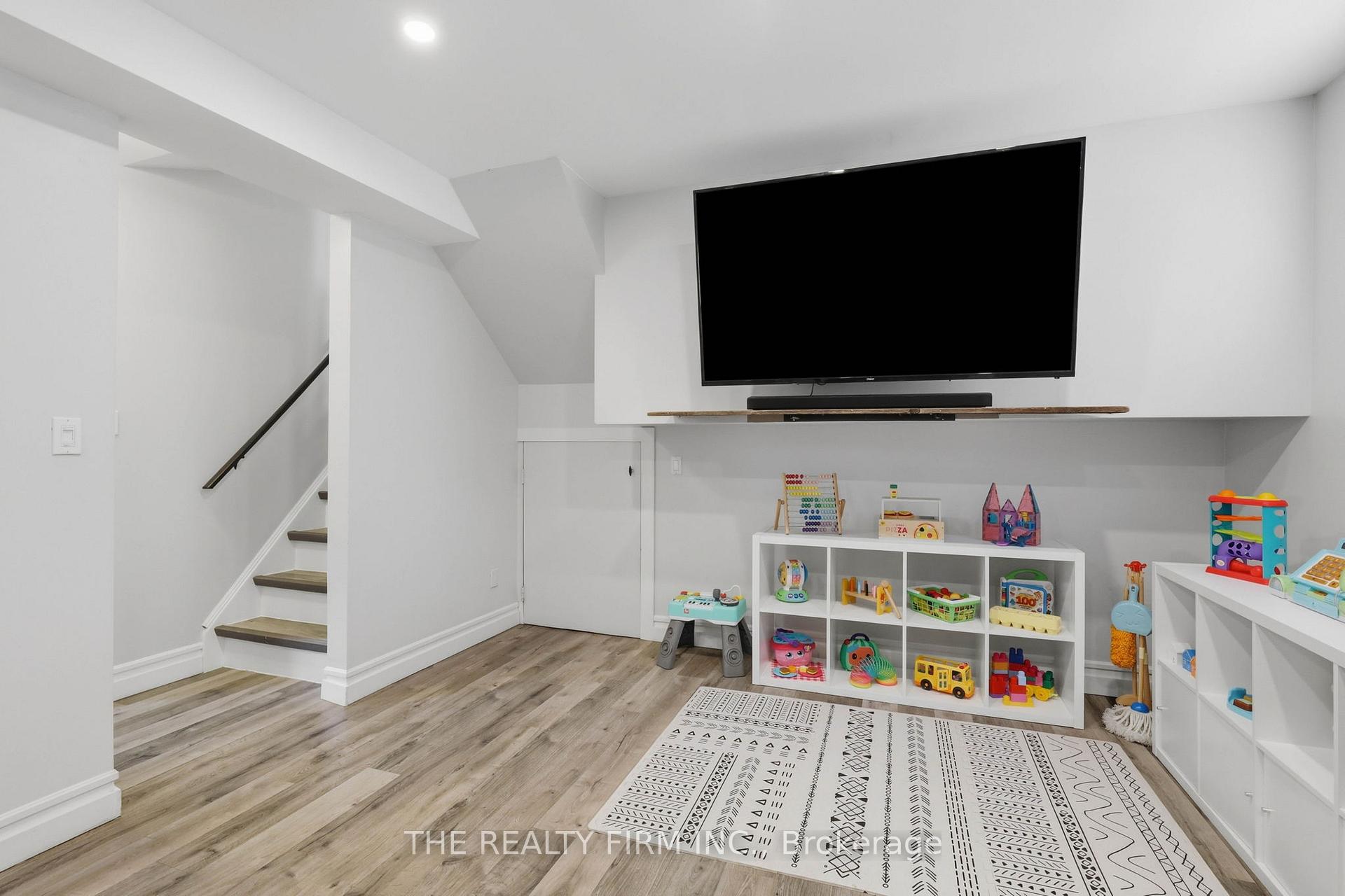 Photo 18 of 162 Oakwood Drive, Thames Centre, Dorchester — HOMEH