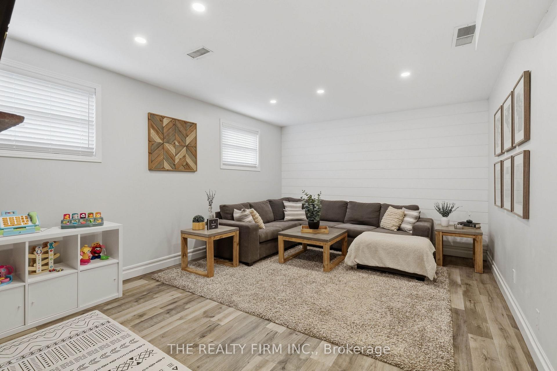 Photo 19 of 162 Oakwood Drive, Thames Centre, Dorchester — HOMEH