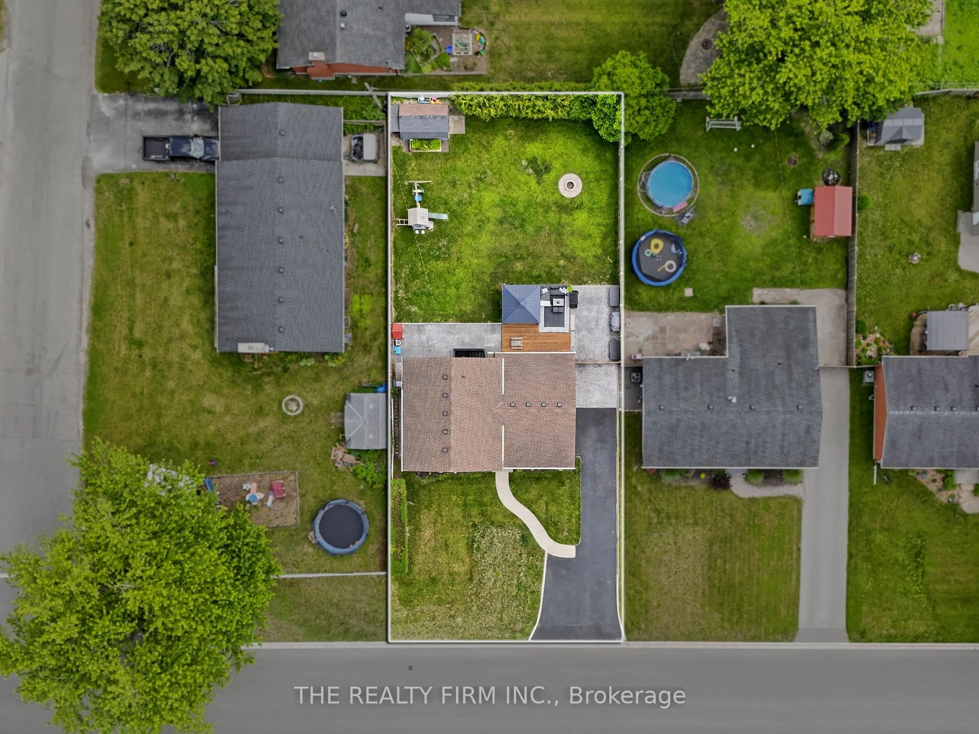 Photo 25 of 162 Oakwood Drive, Thames Centre, Dorchester — HOMEH