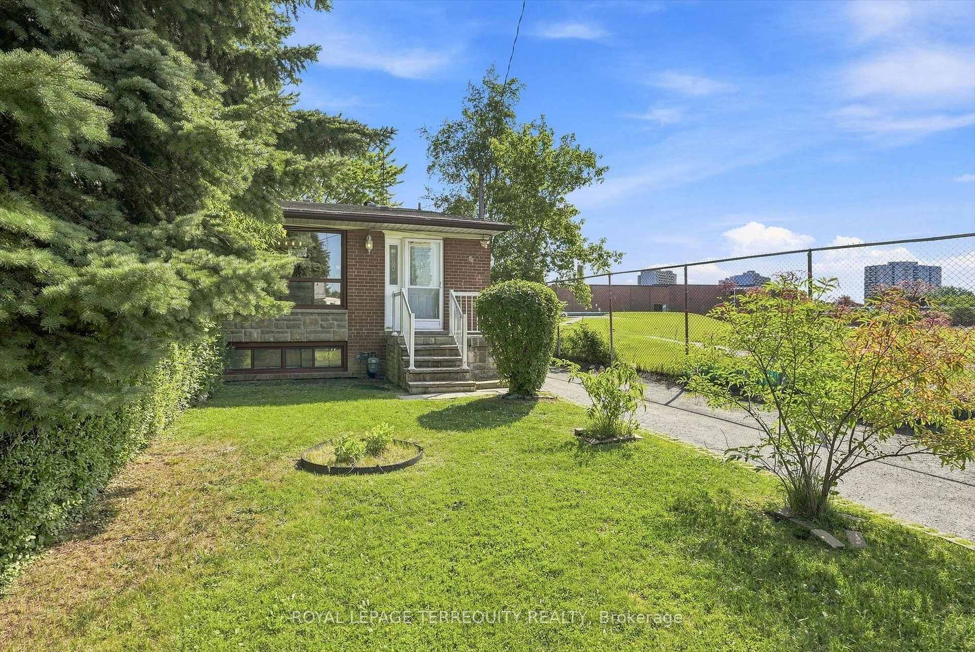 Photo 1 of 89 Benjamin Boulevard, Scarborough, Kennedy Park — HOMEH