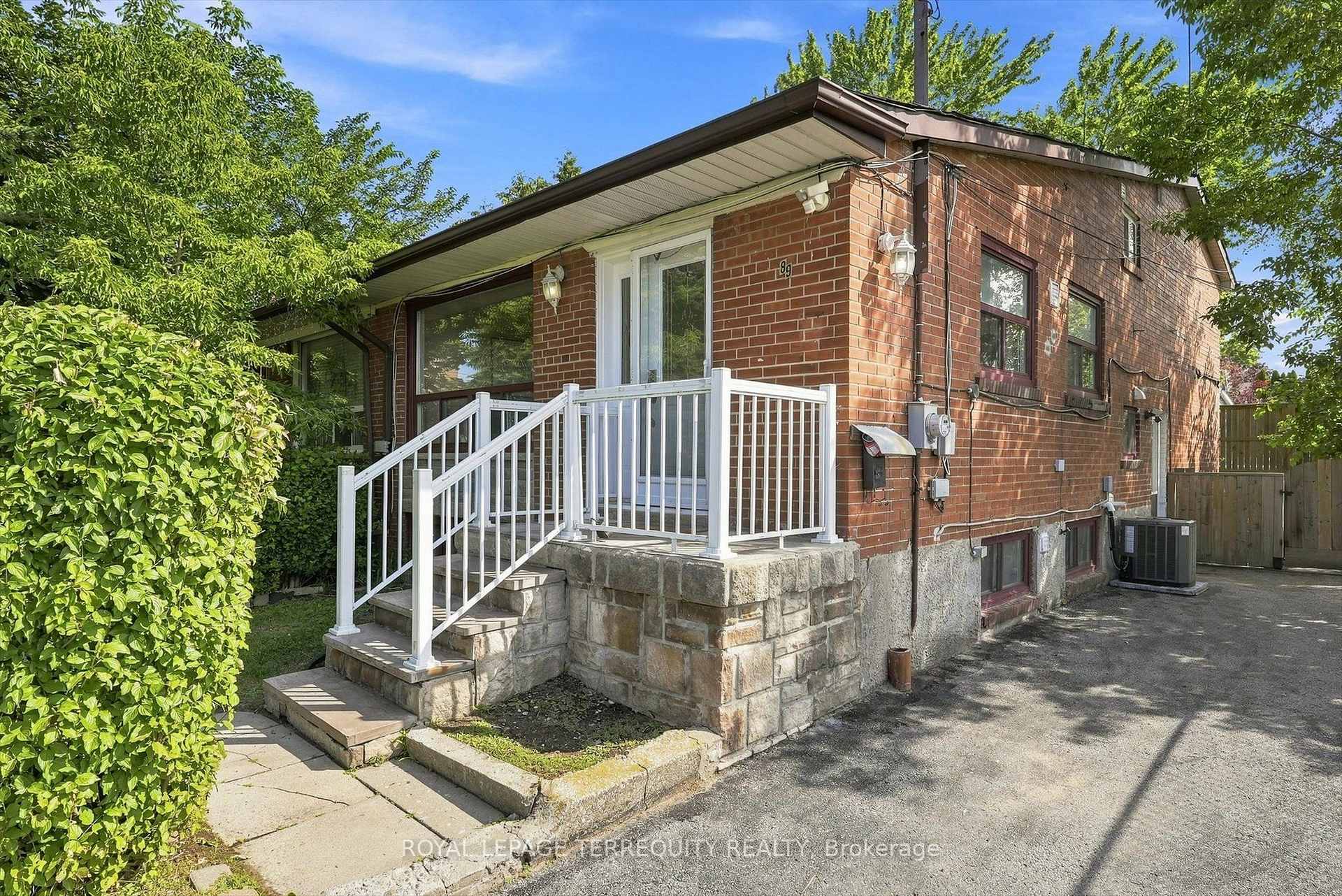 Photo 3 of 89 Benjamin Boulevard, Scarborough, Kennedy Park — HOMEH