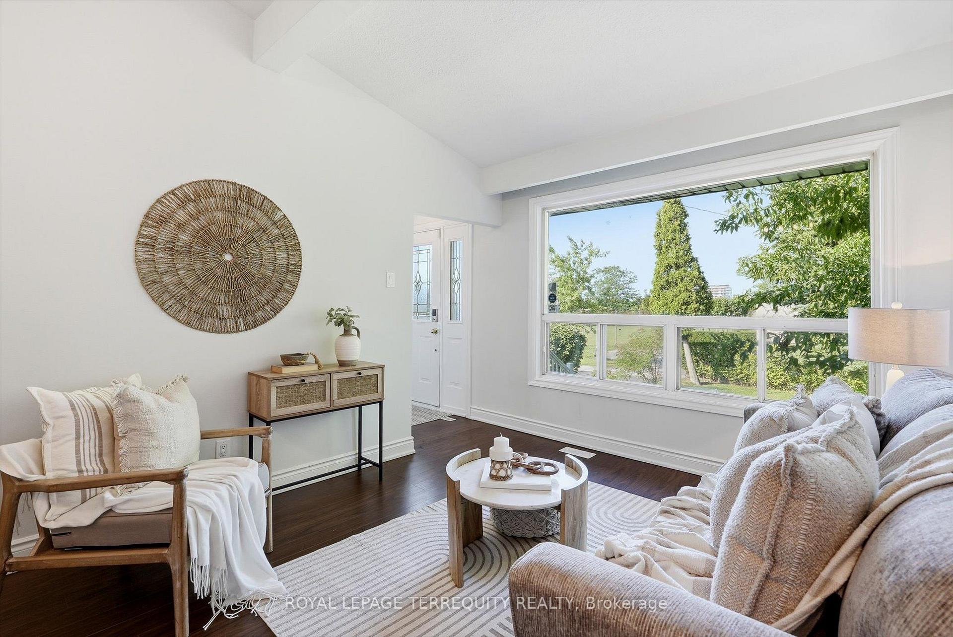 Photo 9 of 89 Benjamin Boulevard, Scarborough, Kennedy Park — HOMEH