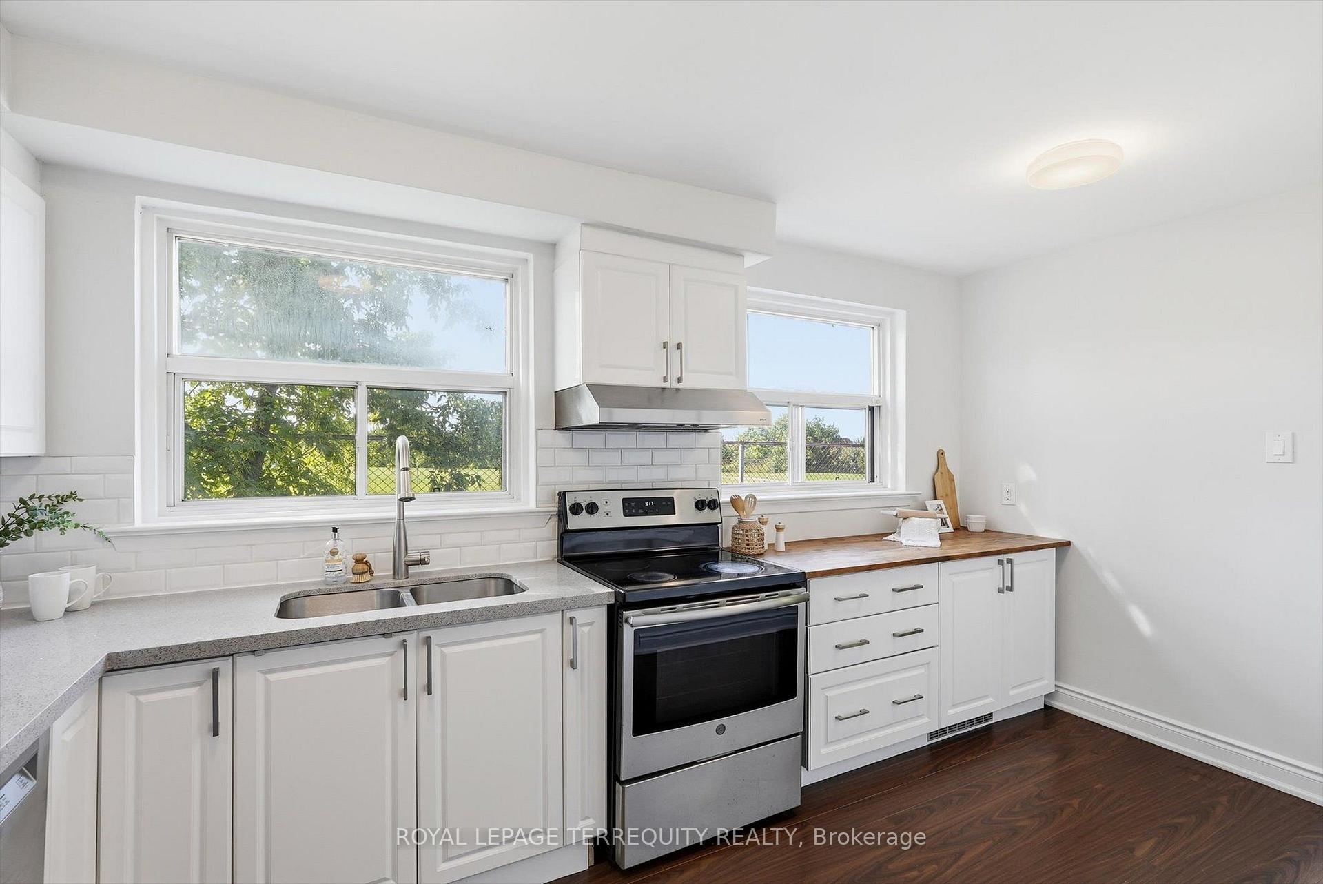 Photo 17 of 89 Benjamin Boulevard, Scarborough, Kennedy Park — HOMEH