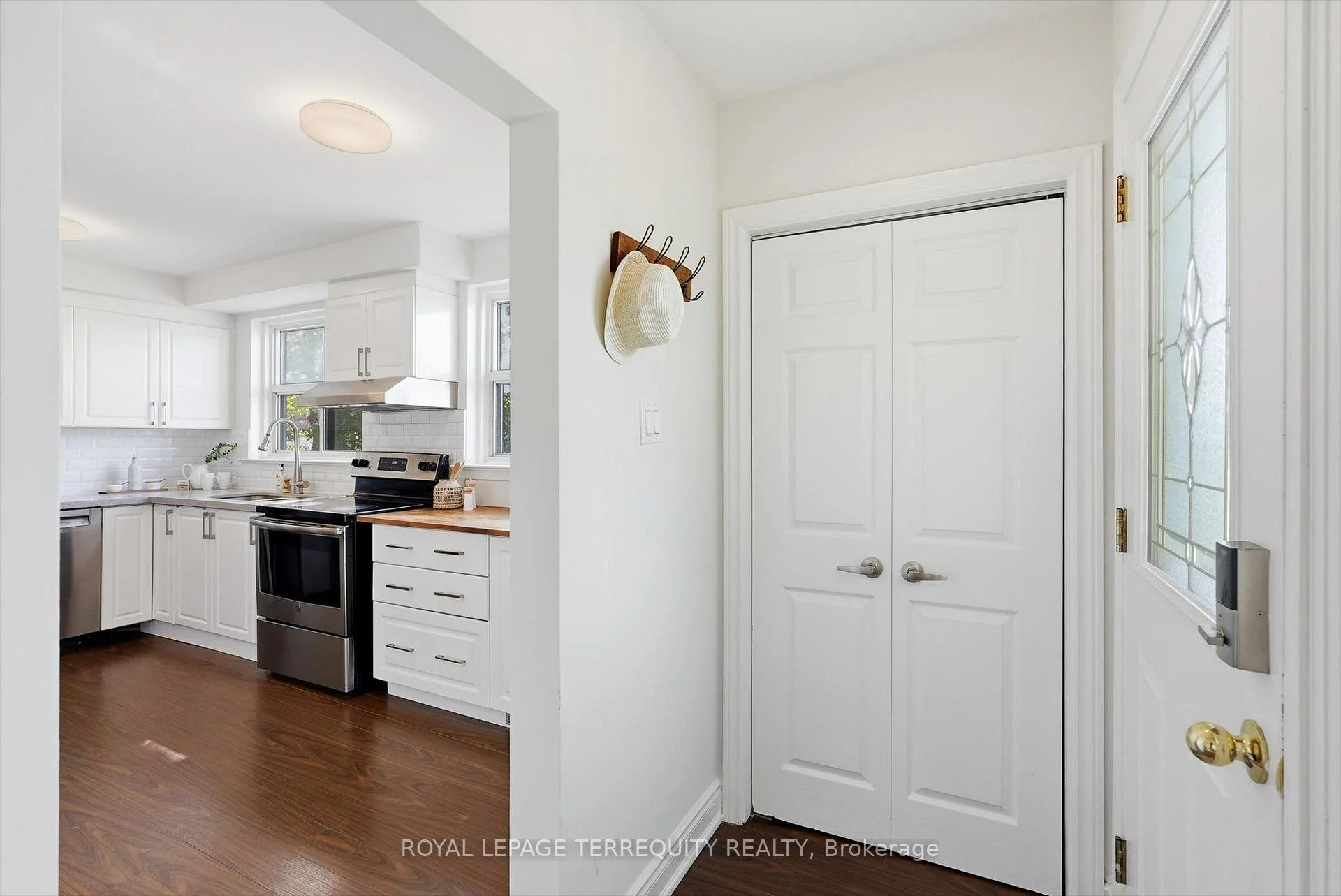 Photo 21 of 89 Benjamin Boulevard, Scarborough, Kennedy Park — HOMEH