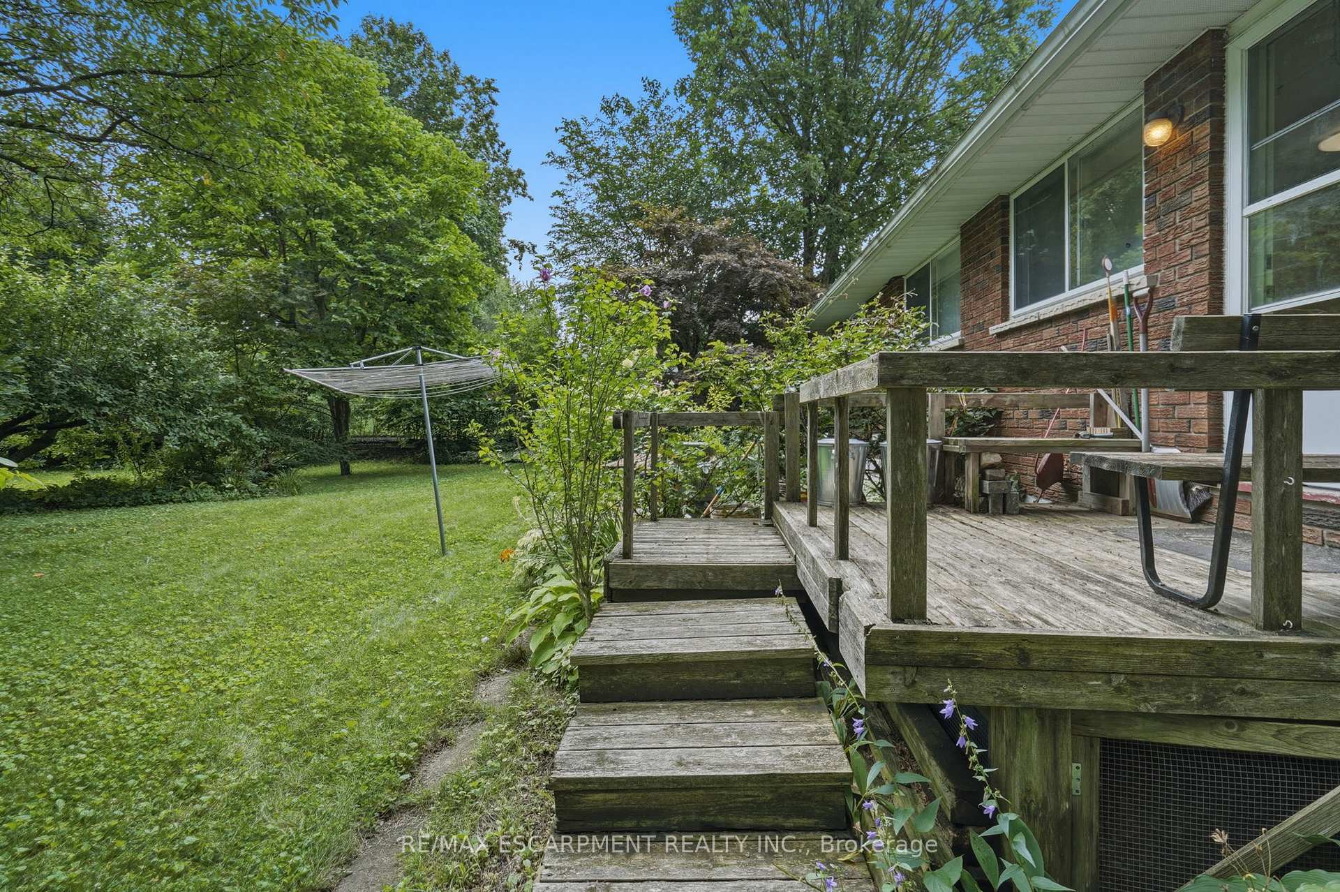 Photo 23 of 44 McDonald Court, Hamilton, Waterdown — HOMEH