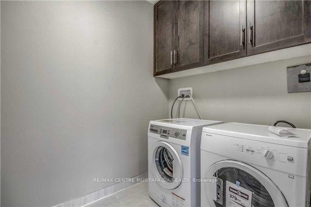 Photo 8 of 3106 Postridge Drive, Oakville, Joshua Meadows — HOMEH