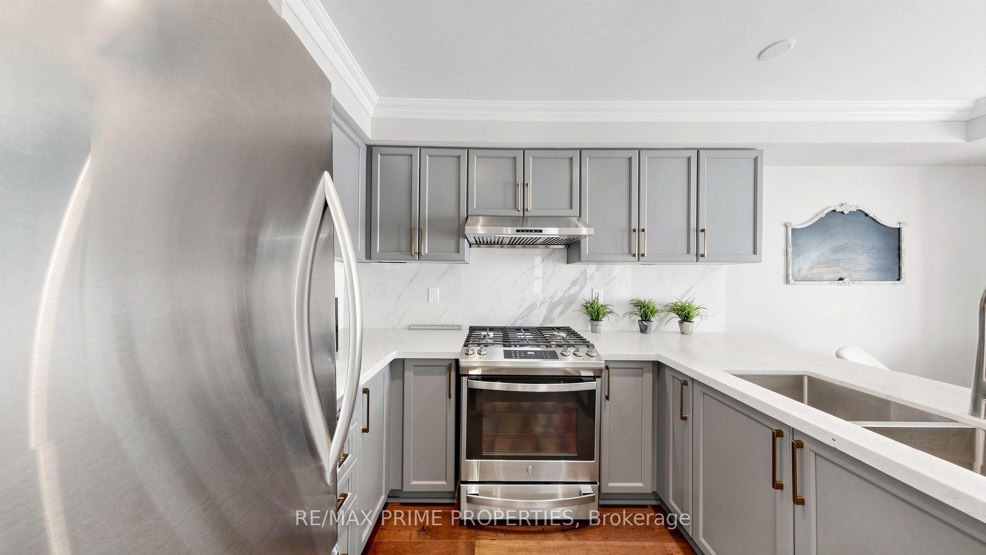 Photo 7 of 499 White's Hill Avenue, Markham, Cornell — HOMEH