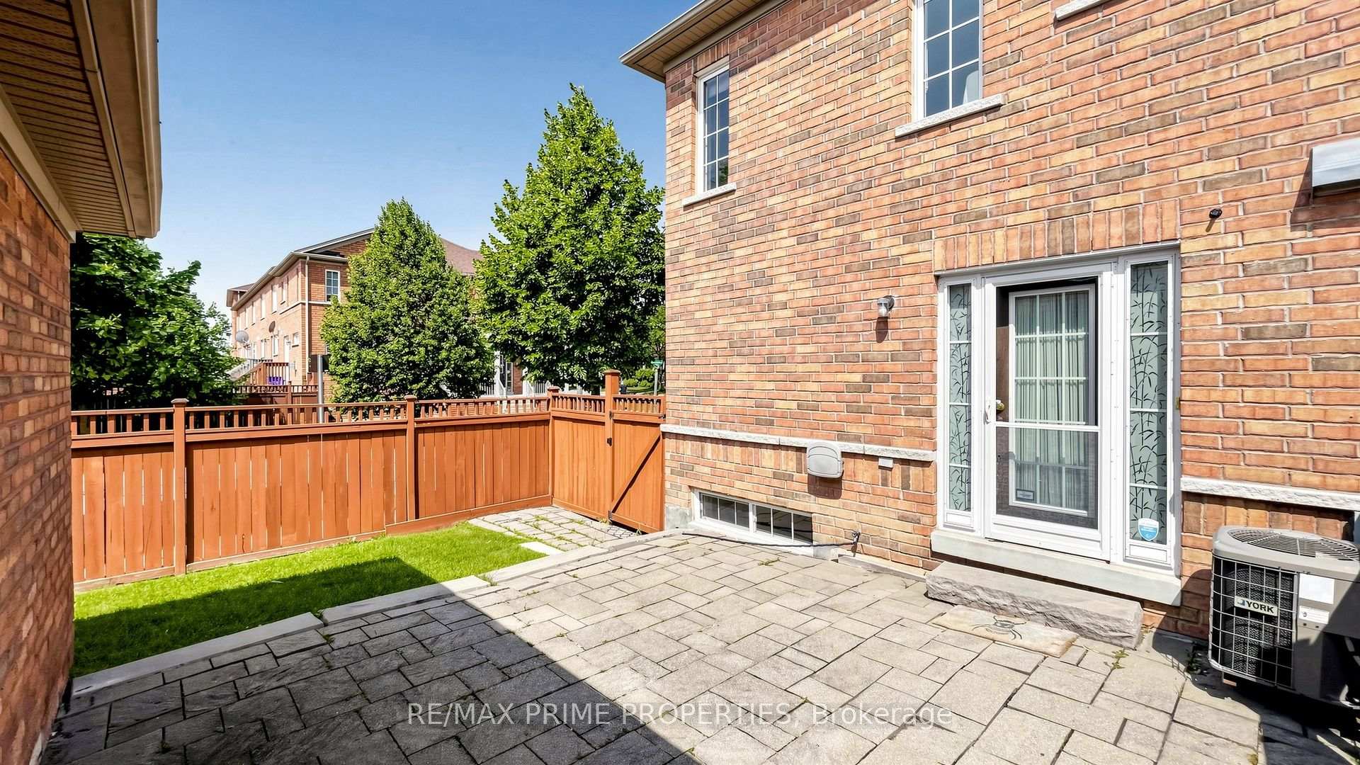 Photo 32 of 499 White's Hill Avenue, Markham, Cornell — HOMEH