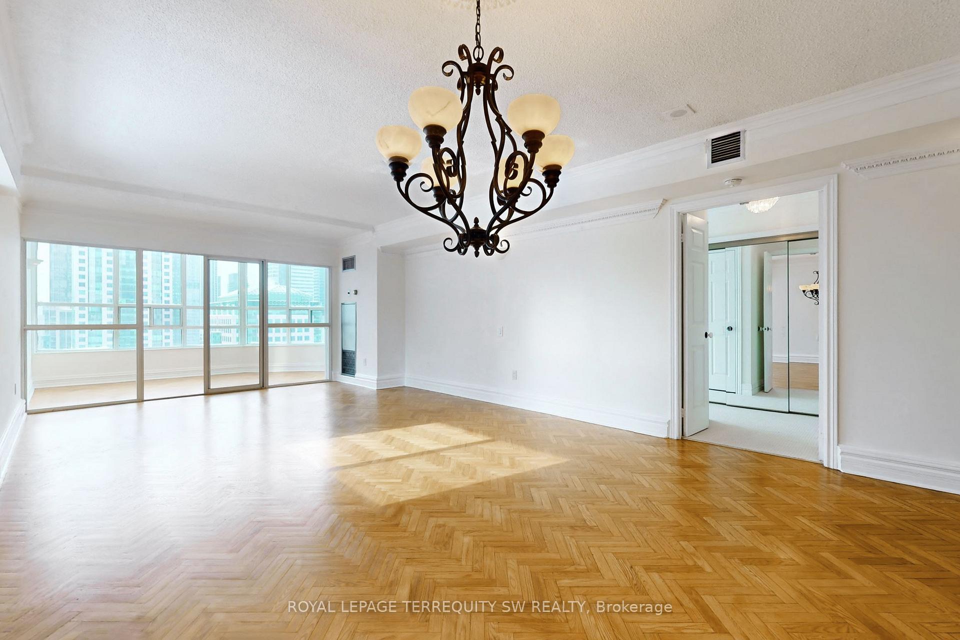 Photo 9 of Unit 2001, 71 Simcoe Street, Toronto, Bay Street Corridor — HOMEH