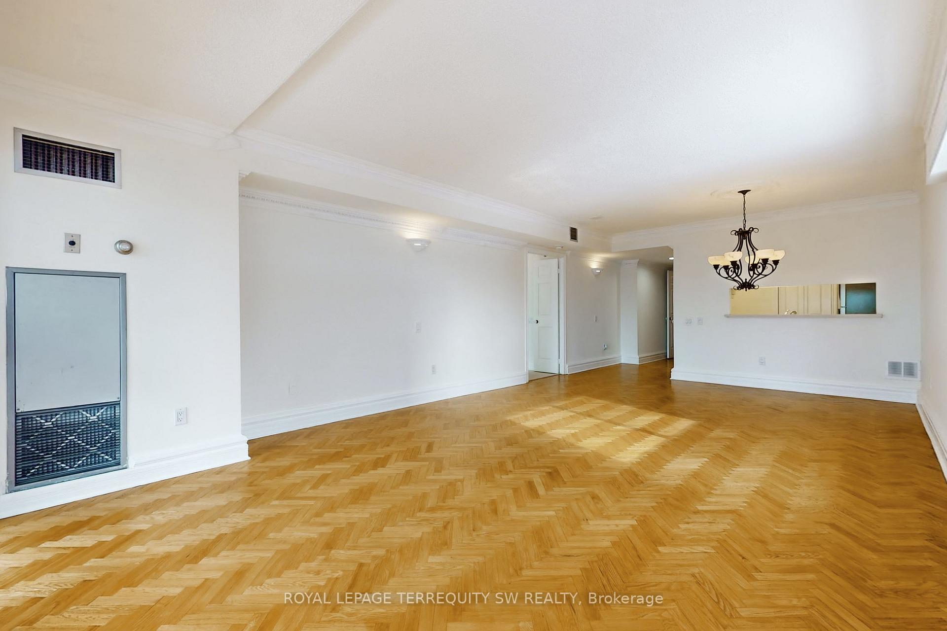 Photo 11 of Unit 2001, 71 Simcoe Street, Toronto, Bay Street Corridor — HOMEH