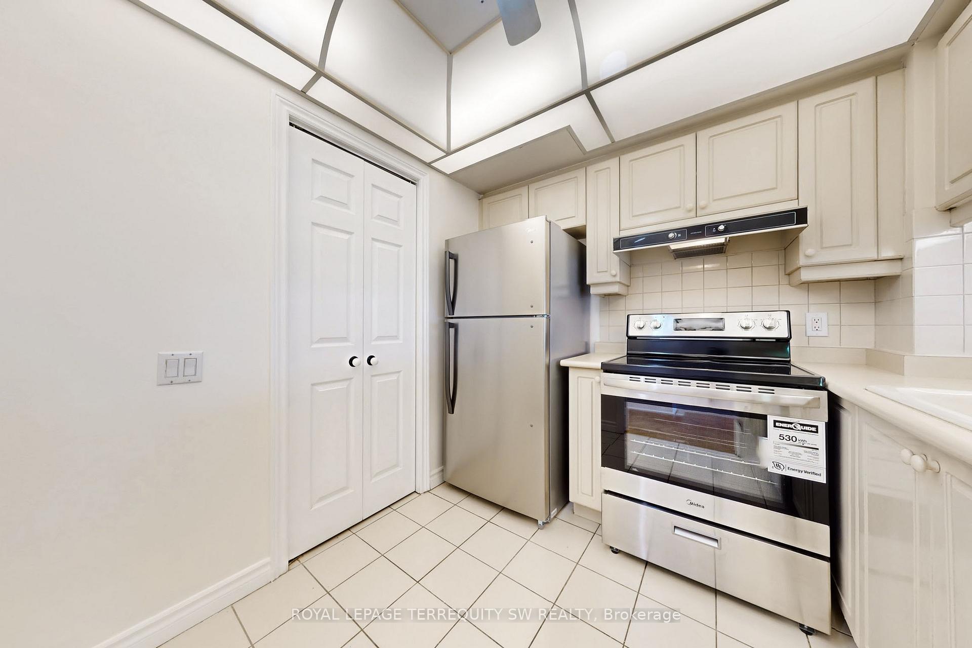 Photo 18 of Unit 2001, 71 Simcoe Street, Toronto, Bay Street Corridor — HOMEH