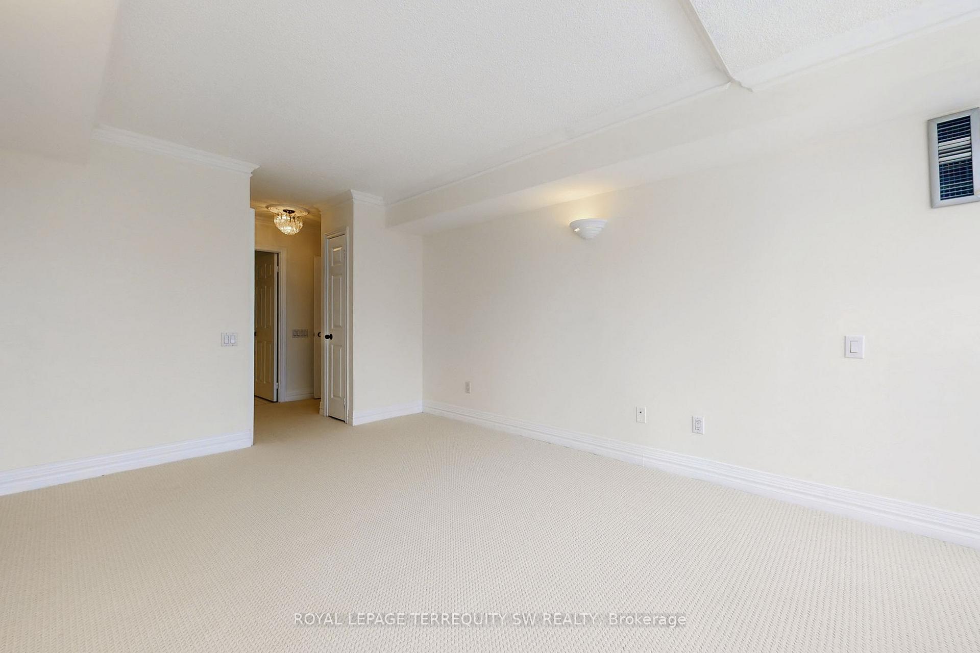 Photo 26 of Unit 2001, 71 Simcoe Street, Toronto, Bay Street Corridor — HOMEH