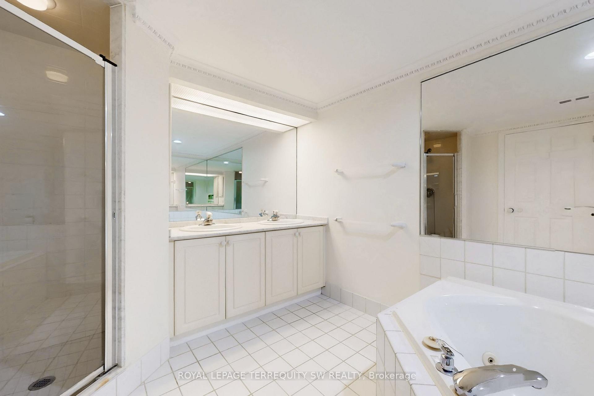 Photo 27 of Unit 2001, 71 Simcoe Street, Toronto, Bay Street Corridor — HOMEH