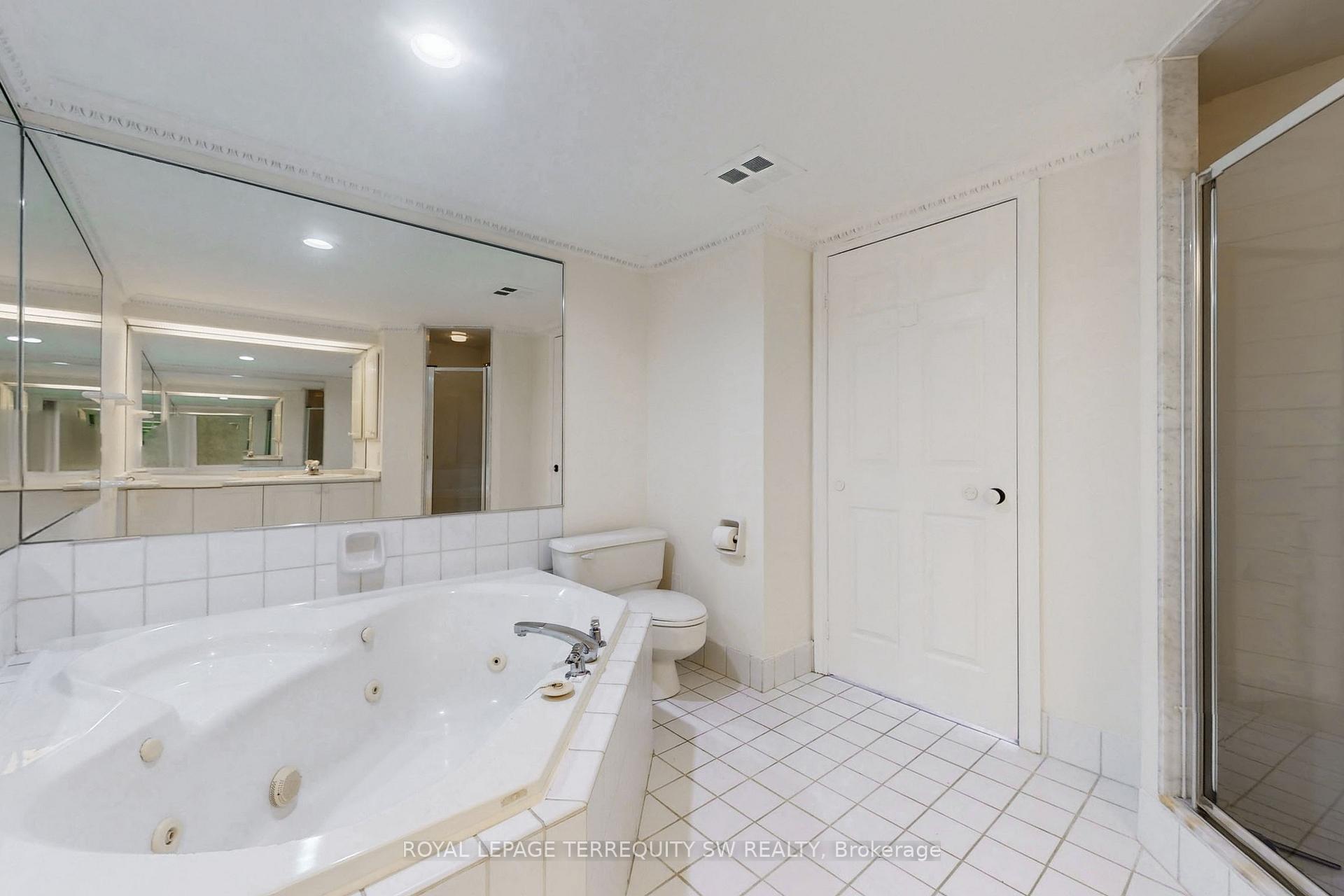 Photo 28 of Unit 2001, 71 Simcoe Street, Toronto, Bay Street Corridor — HOMEH