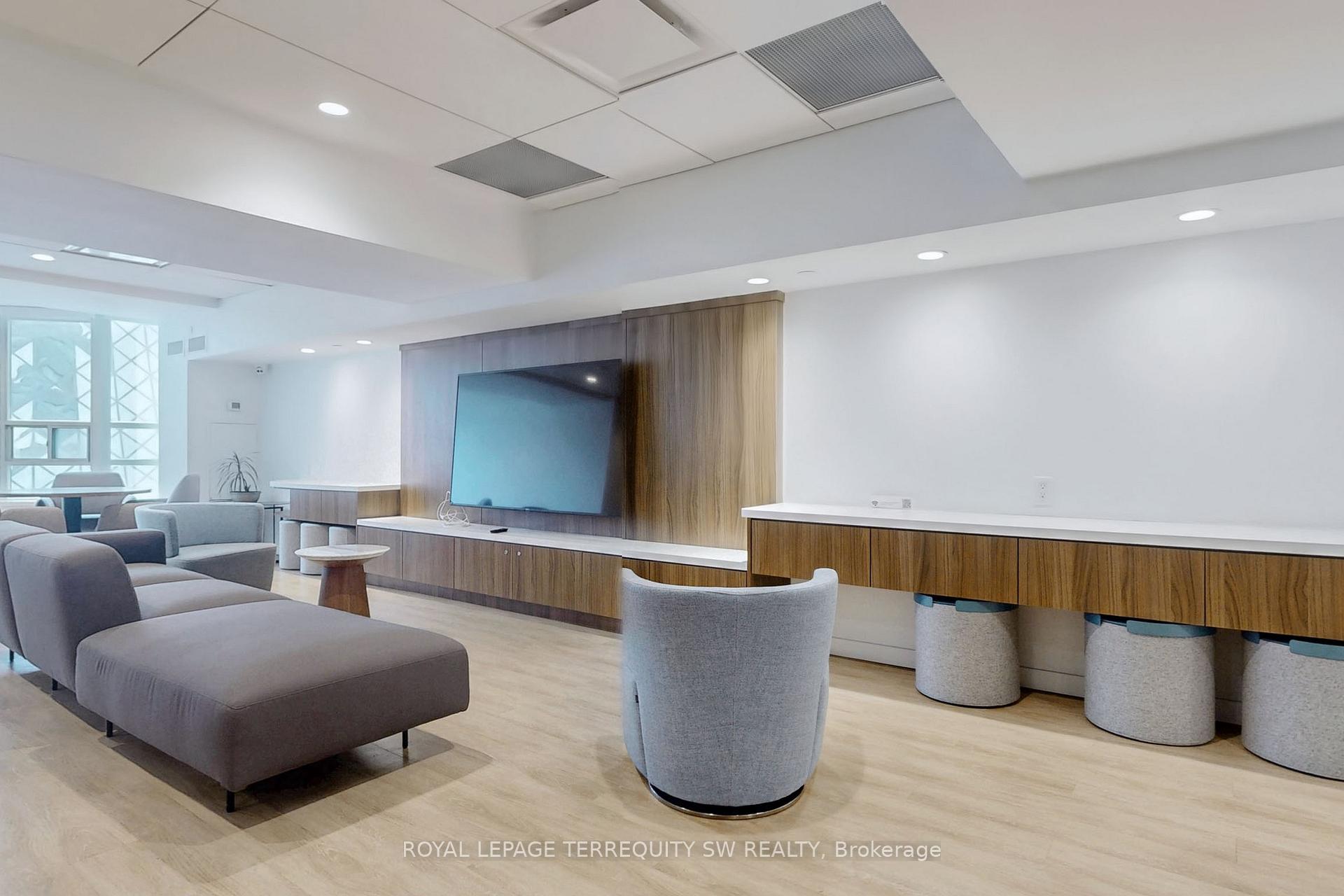 Photo 32 of Unit 2001, 71 Simcoe Street, Toronto, Bay Street Corridor — HOMEH