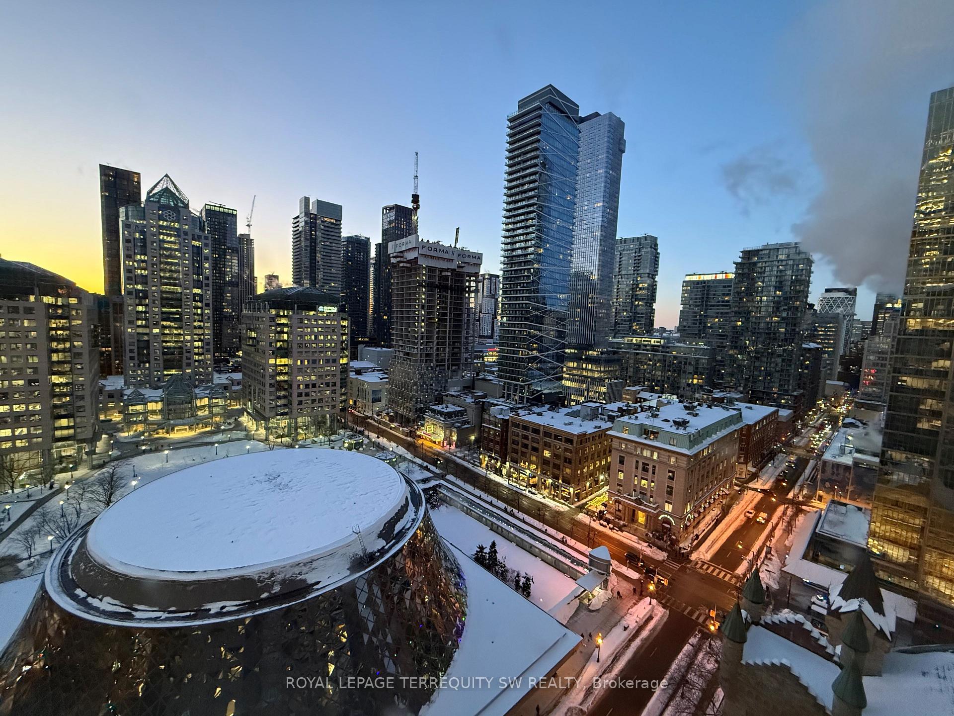 Photo 36 of Unit 2001, 71 Simcoe Street, Toronto, Bay Street Corridor — HOMEH