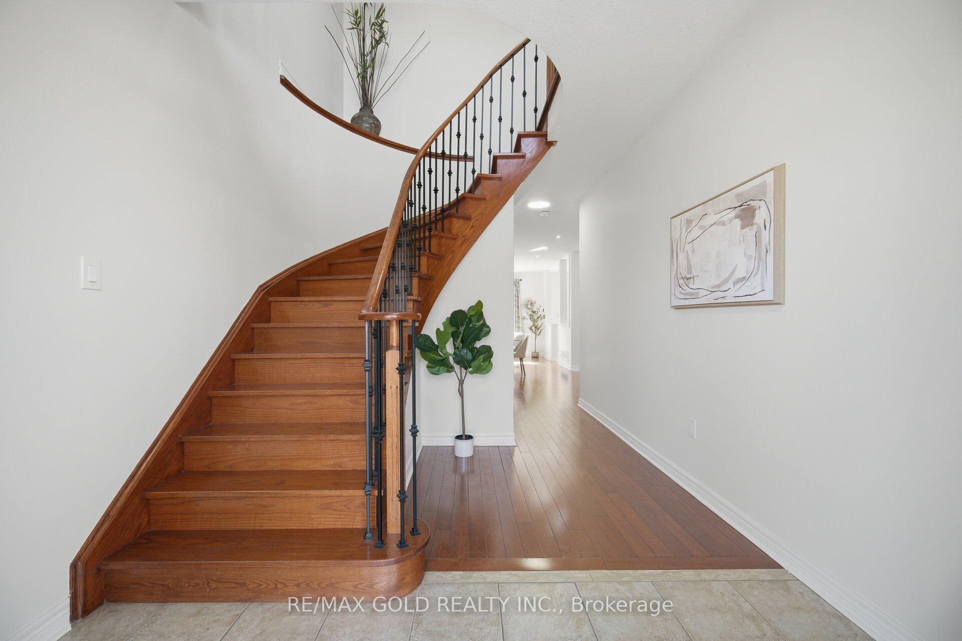Photo 5 of 32 Ness Road, Brampton, Bram West — HOMEH