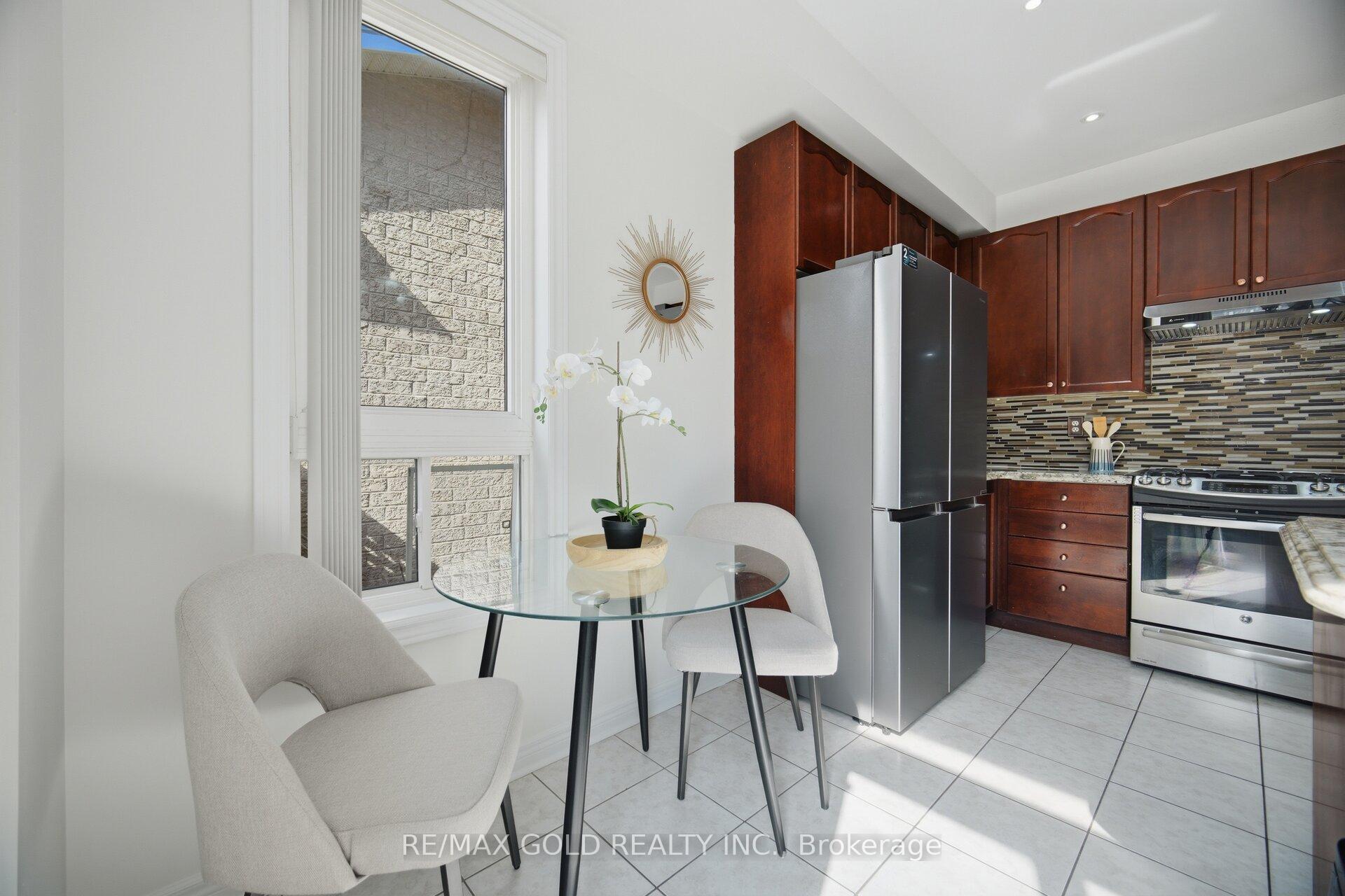 Photo 12 of 32 Ness Road, Brampton, Bram West — HOMEH