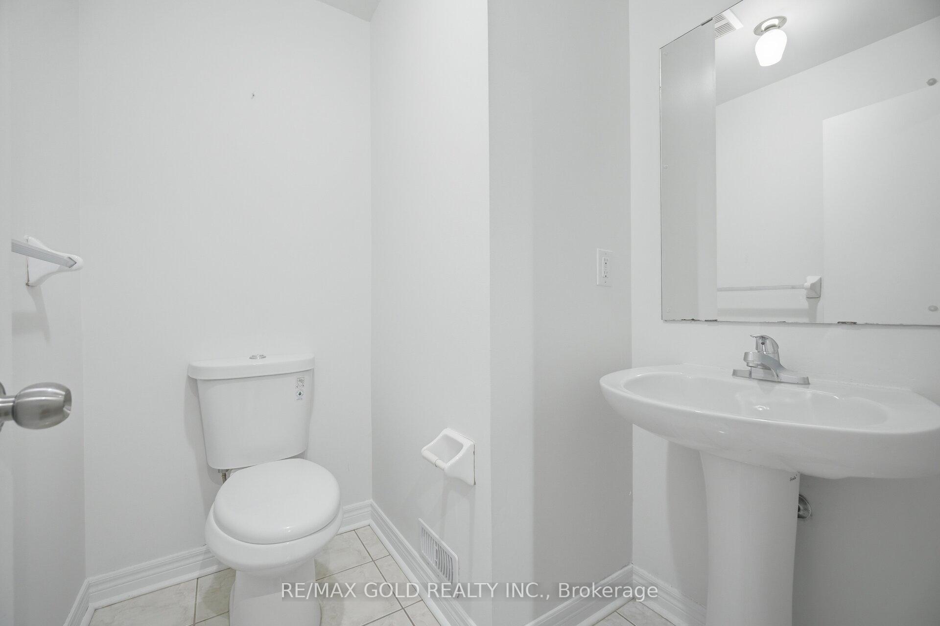 Photo 15 of 32 Ness Road, Brampton, Bram West — HOMEH