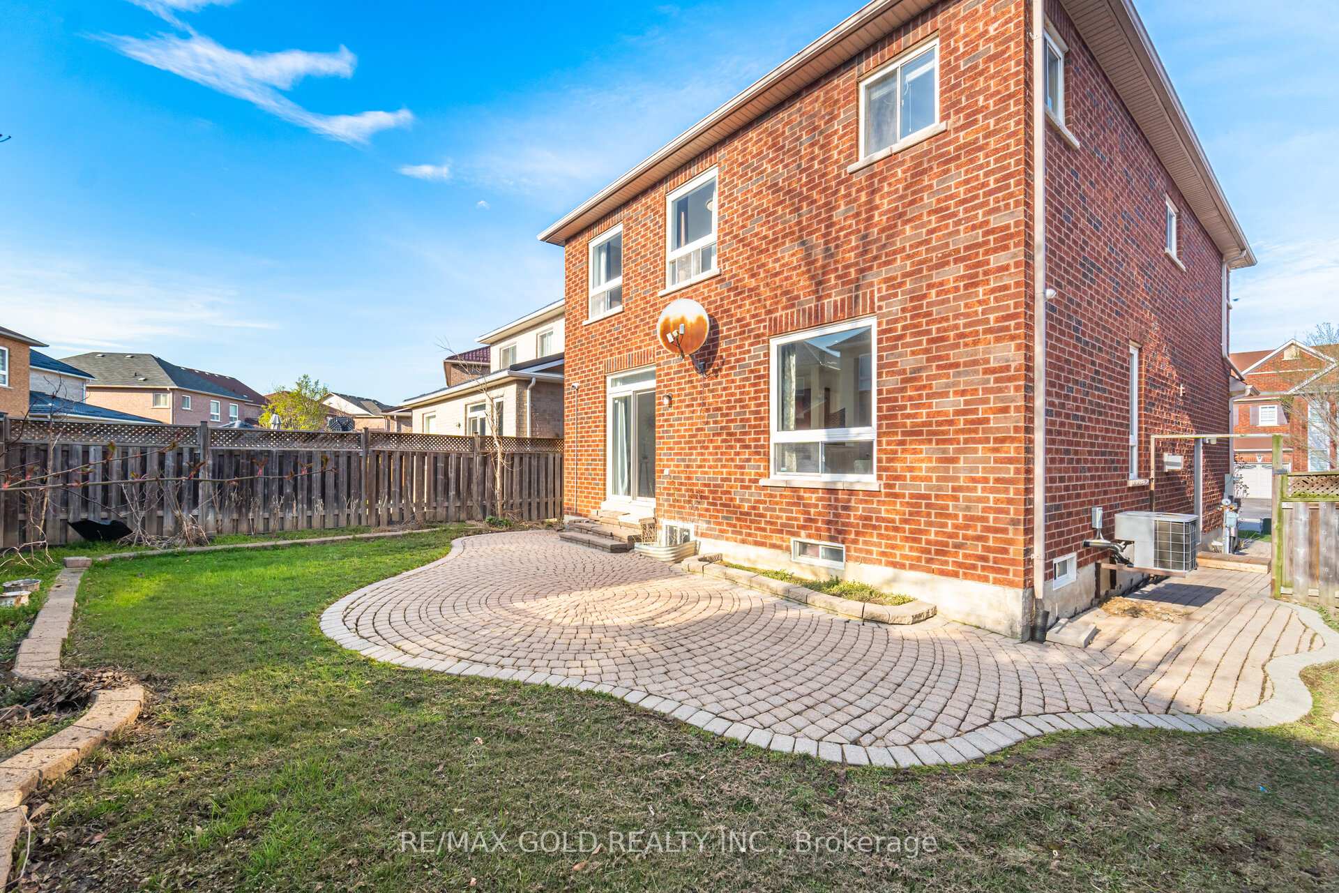 Photo 45 of 32 Ness Road, Brampton, Bram West — HOMEH