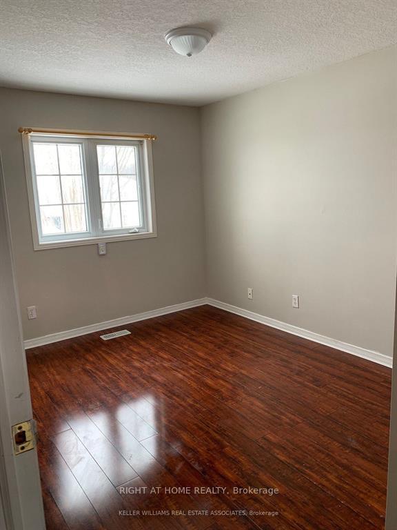 Photo 7 of 55 Activa Avenue, Kitchener, Larentian West — HOMEH