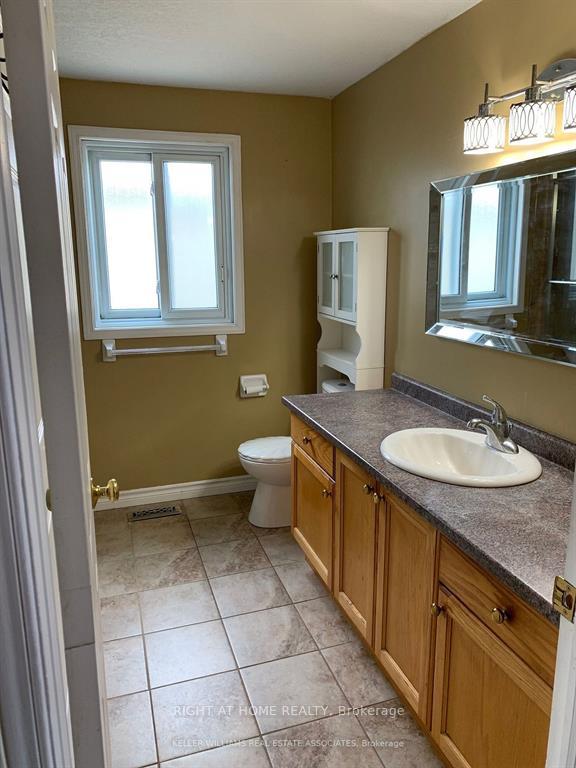 Photo 9 of 55 Activa Avenue, Kitchener, Larentian West — HOMEH