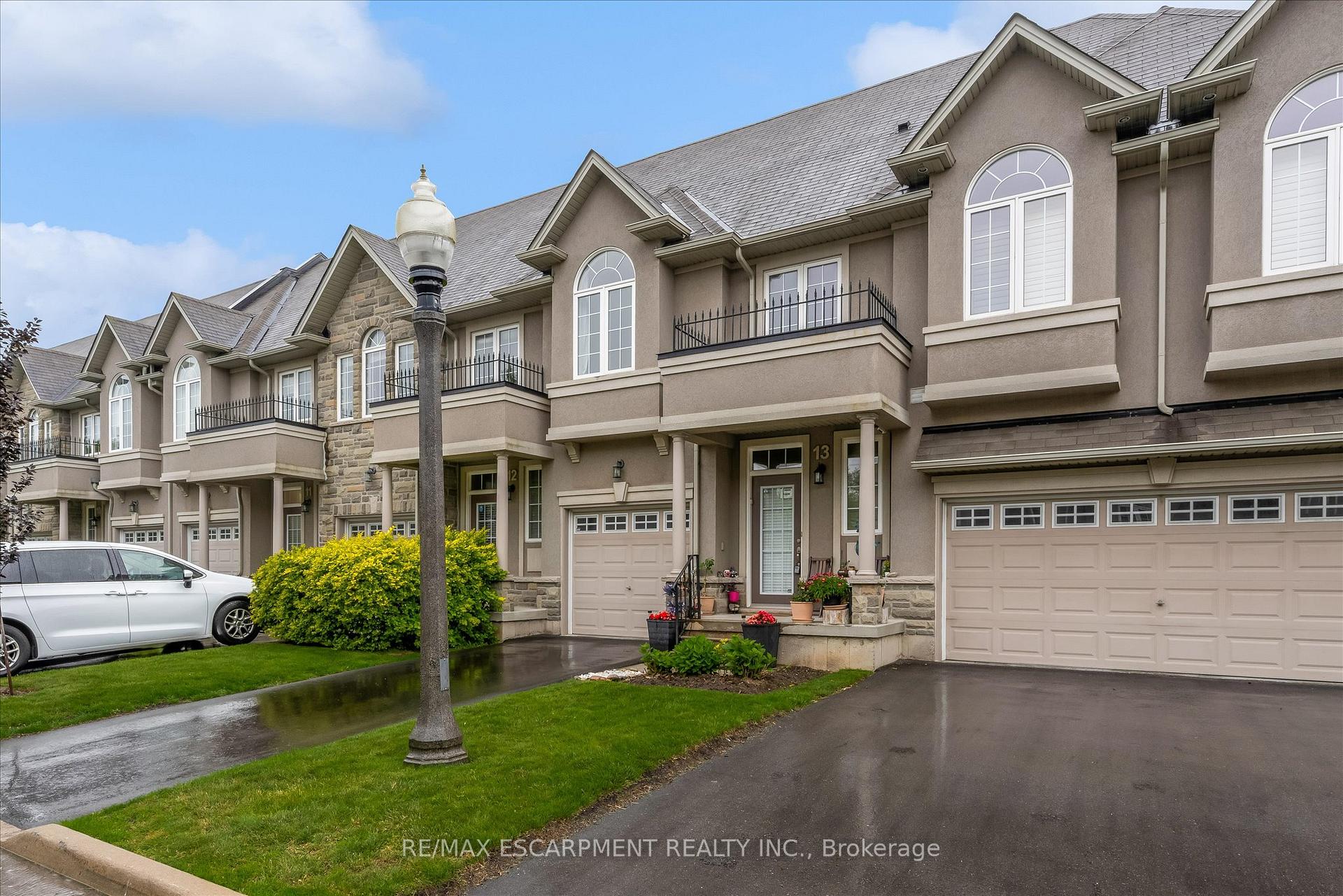 Photo 2 of Unit 13, 370 Stonehenge Drive, Hamilton, Meadowlands — HOMEH