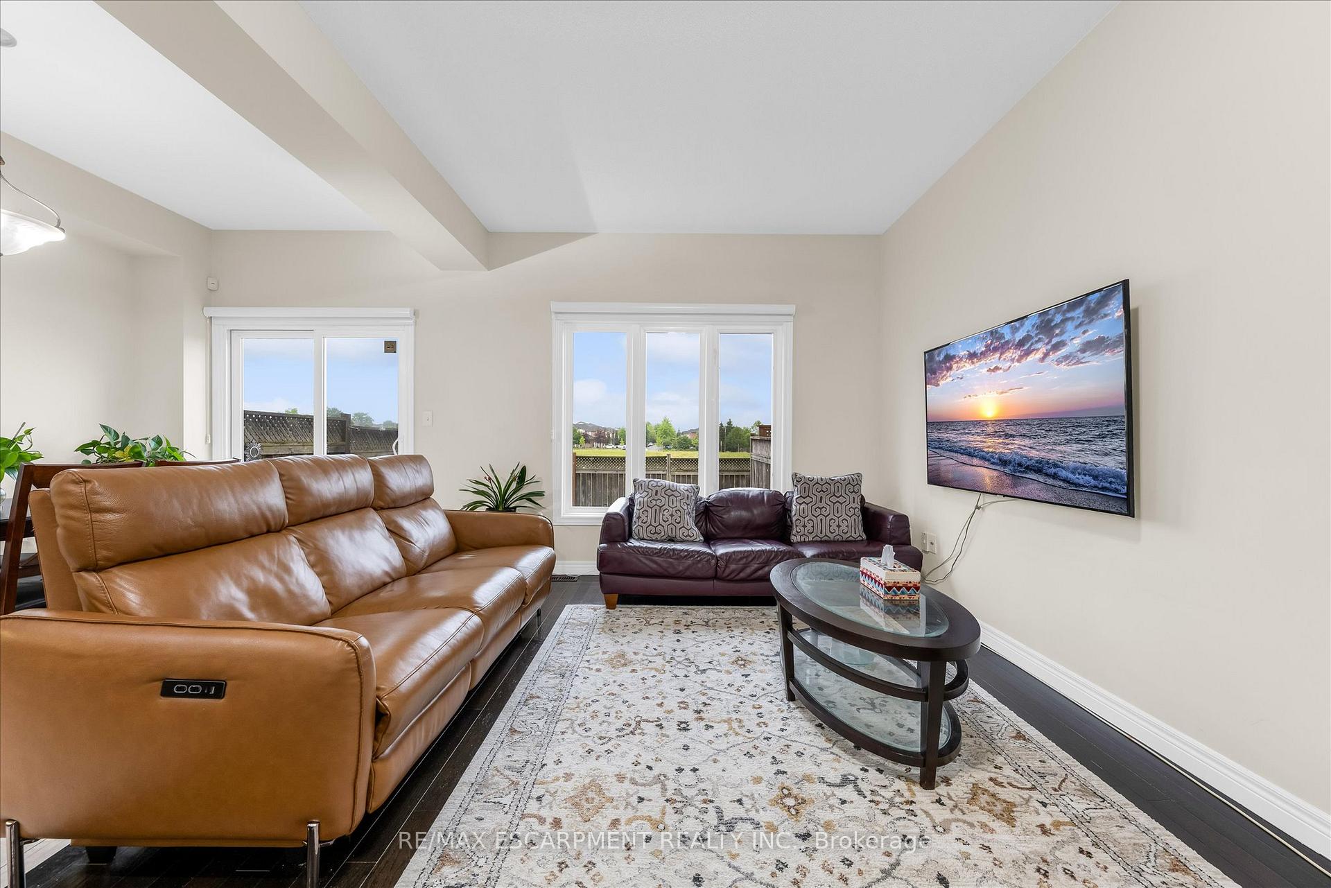 Photo 6 of Unit 13, 370 Stonehenge Drive, Hamilton, Meadowlands — HOMEH