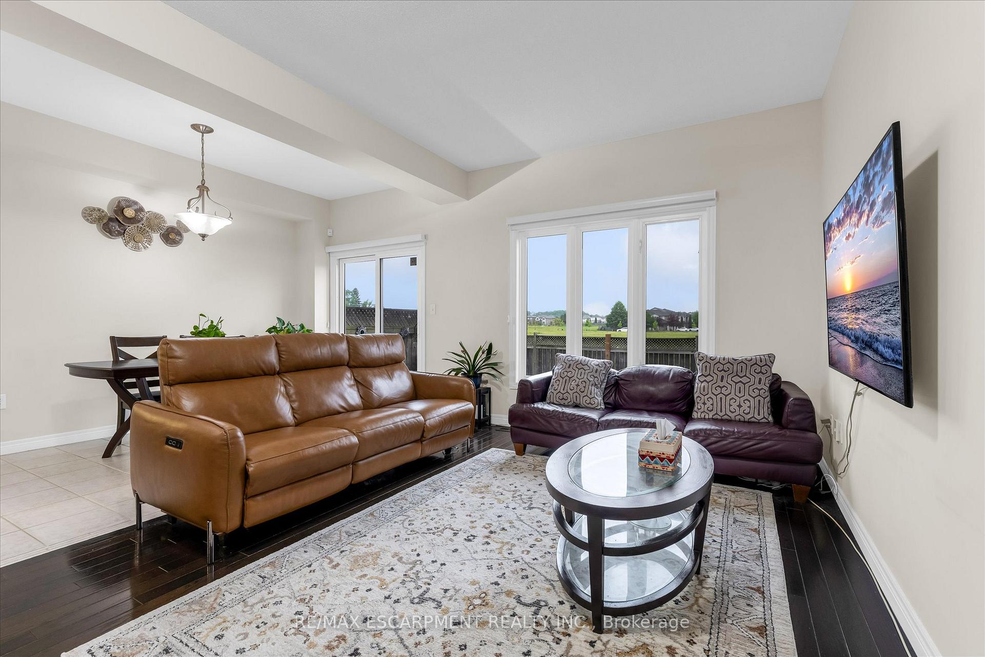 Photo 13 of Unit 13, 370 Stonehenge Drive, Hamilton, Meadowlands — HOMEH