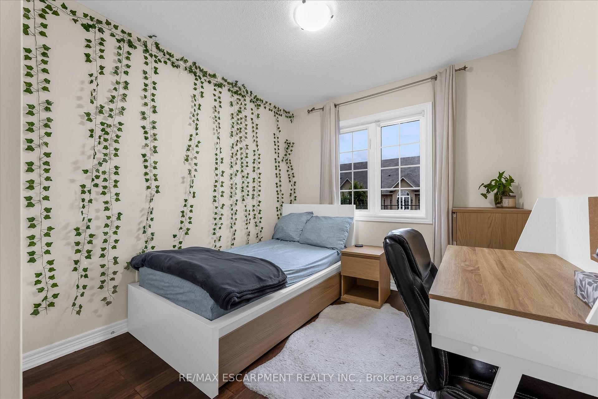 Photo 15 of Unit 13, 370 Stonehenge Drive, Hamilton, Meadowlands — HOMEH