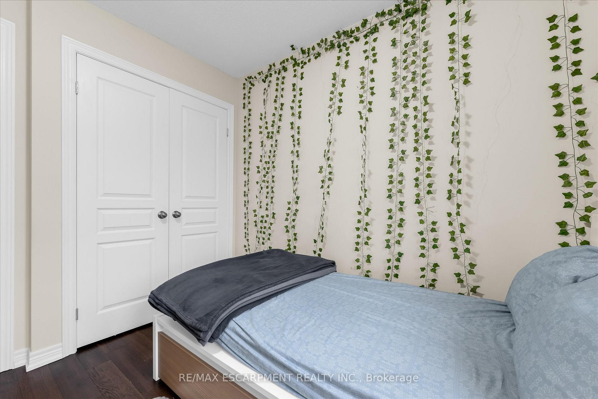 Photo 16 of Unit 13, 370 Stonehenge Drive, Hamilton, Meadowlands — HOMEH