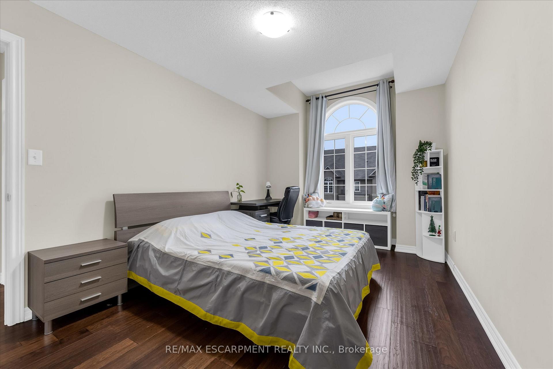 Photo 17 of Unit 13, 370 Stonehenge Drive, Hamilton, Meadowlands — HOMEH