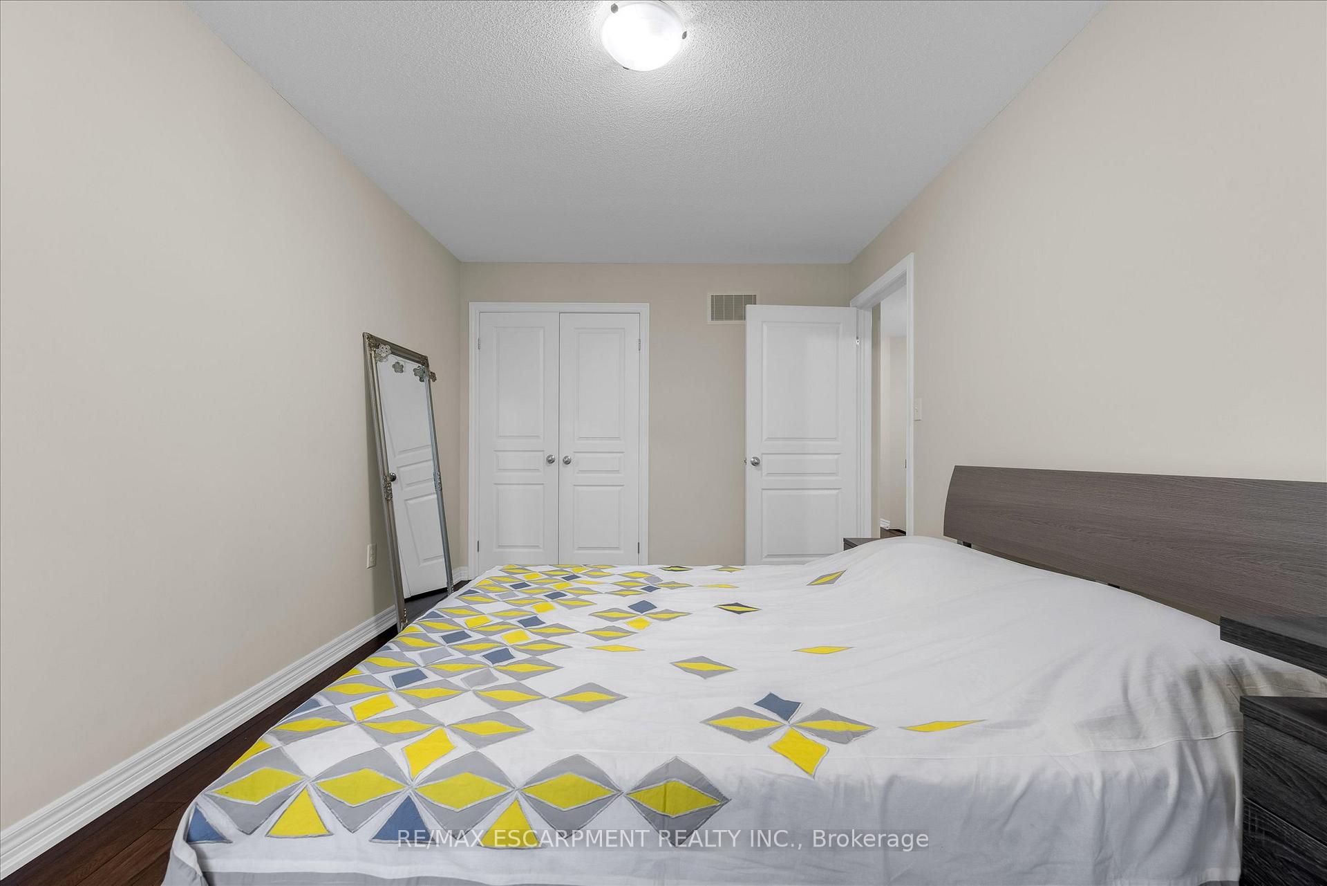Photo 18 of Unit 13, 370 Stonehenge Drive, Hamilton, Meadowlands — HOMEH