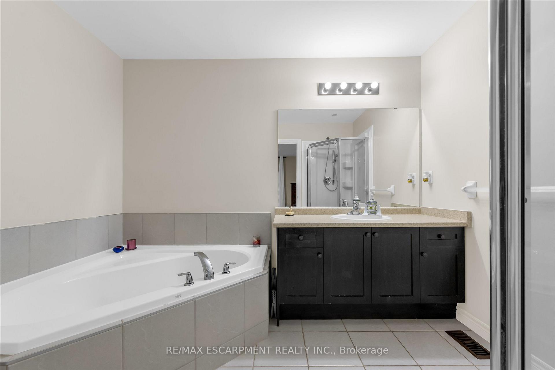 Photo 23 of Unit 13, 370 Stonehenge Drive, Hamilton, Meadowlands — HOMEH